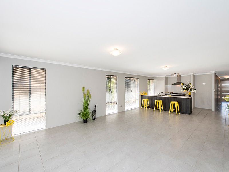 18 Pyrenees Parkway, Baldivis, WA 6171