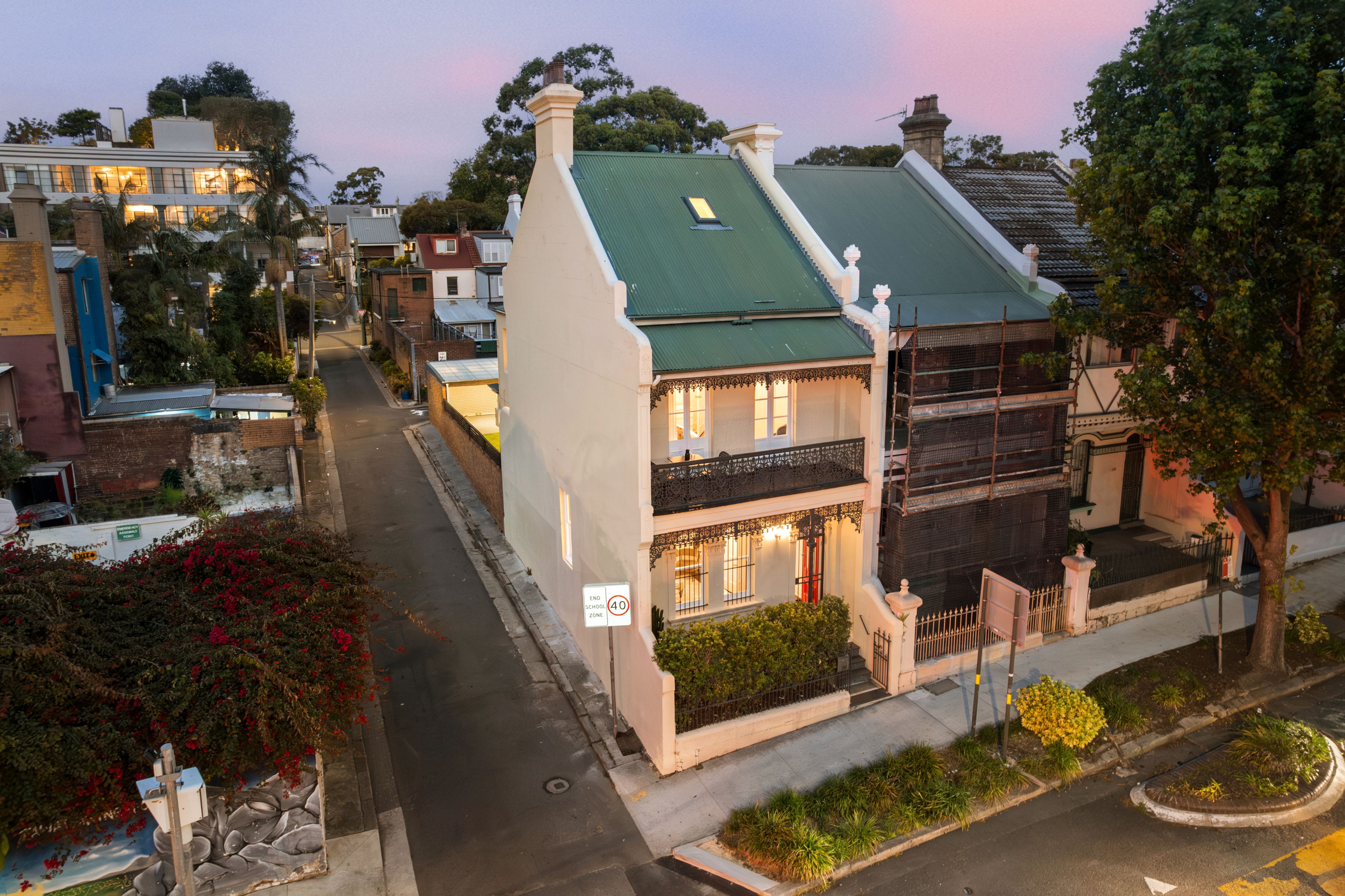 216 Chalmers Street — photo 16 of 17