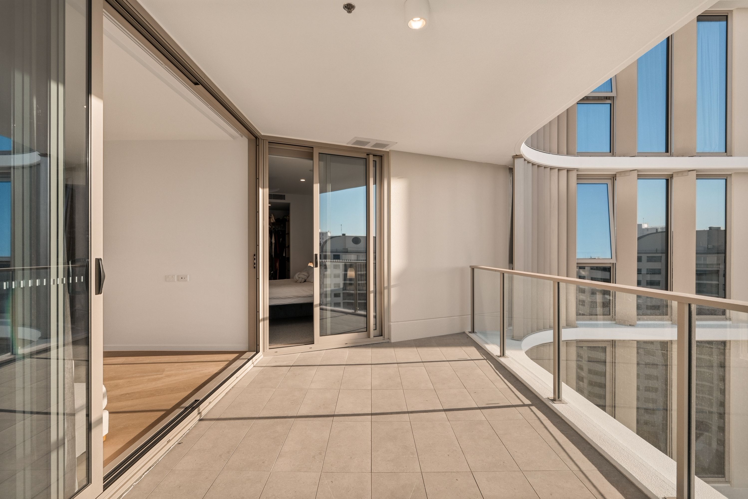 21403/11-23 Cronin Avenue — photo 7 of 24