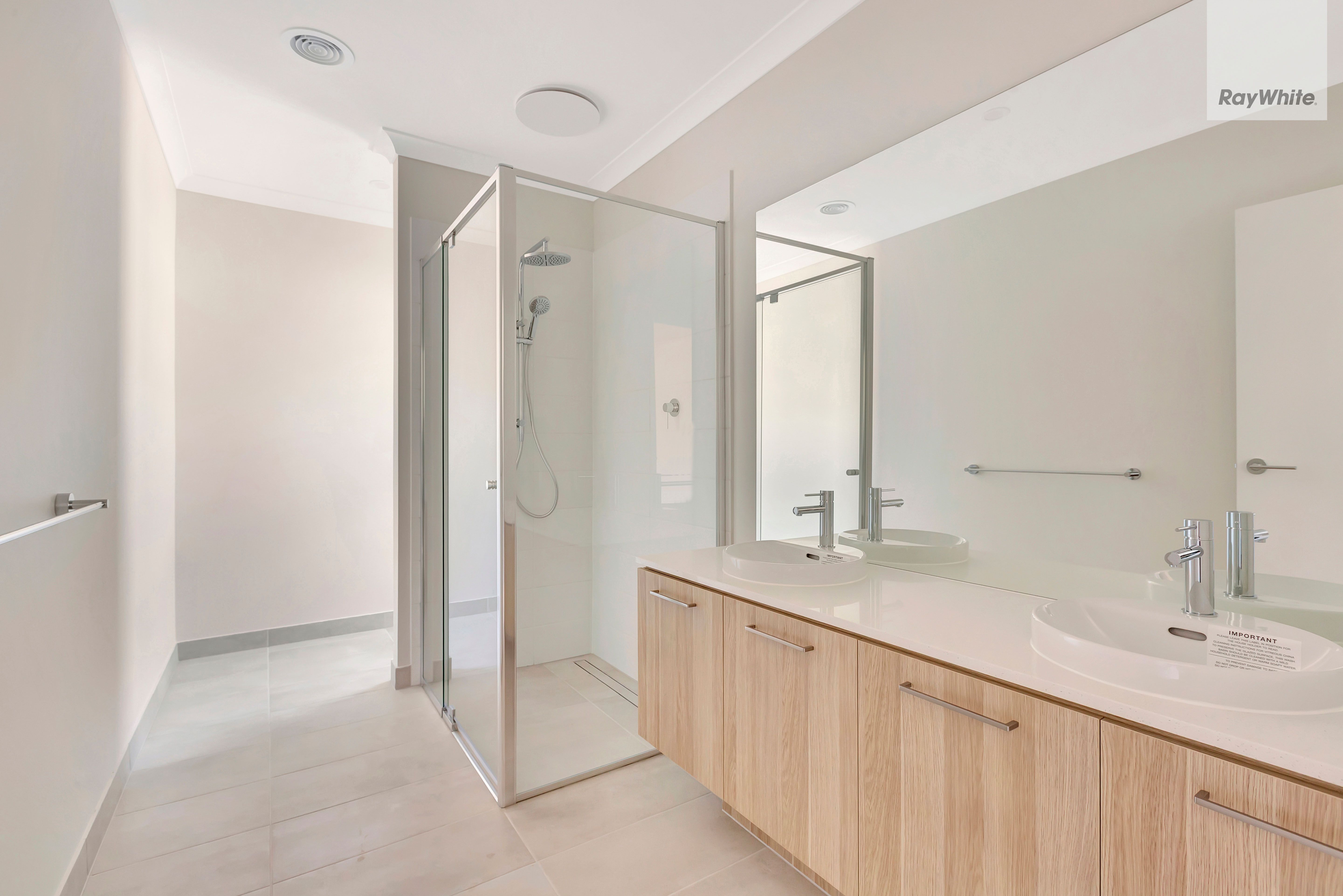33 Potala Avenue — photo 8 of 12