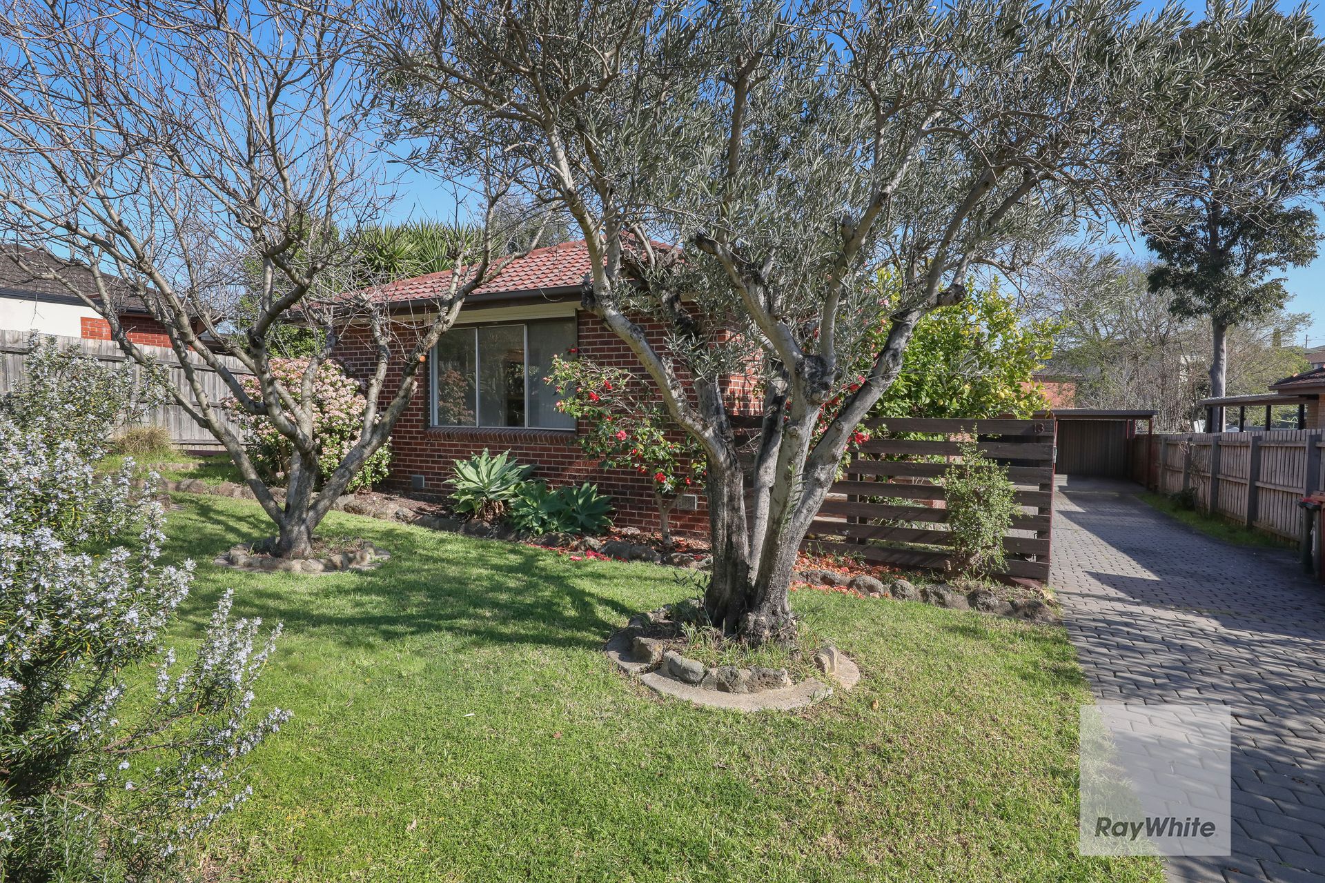 13 Ellesmere Crescent, Gladstone Park, VIC 3043