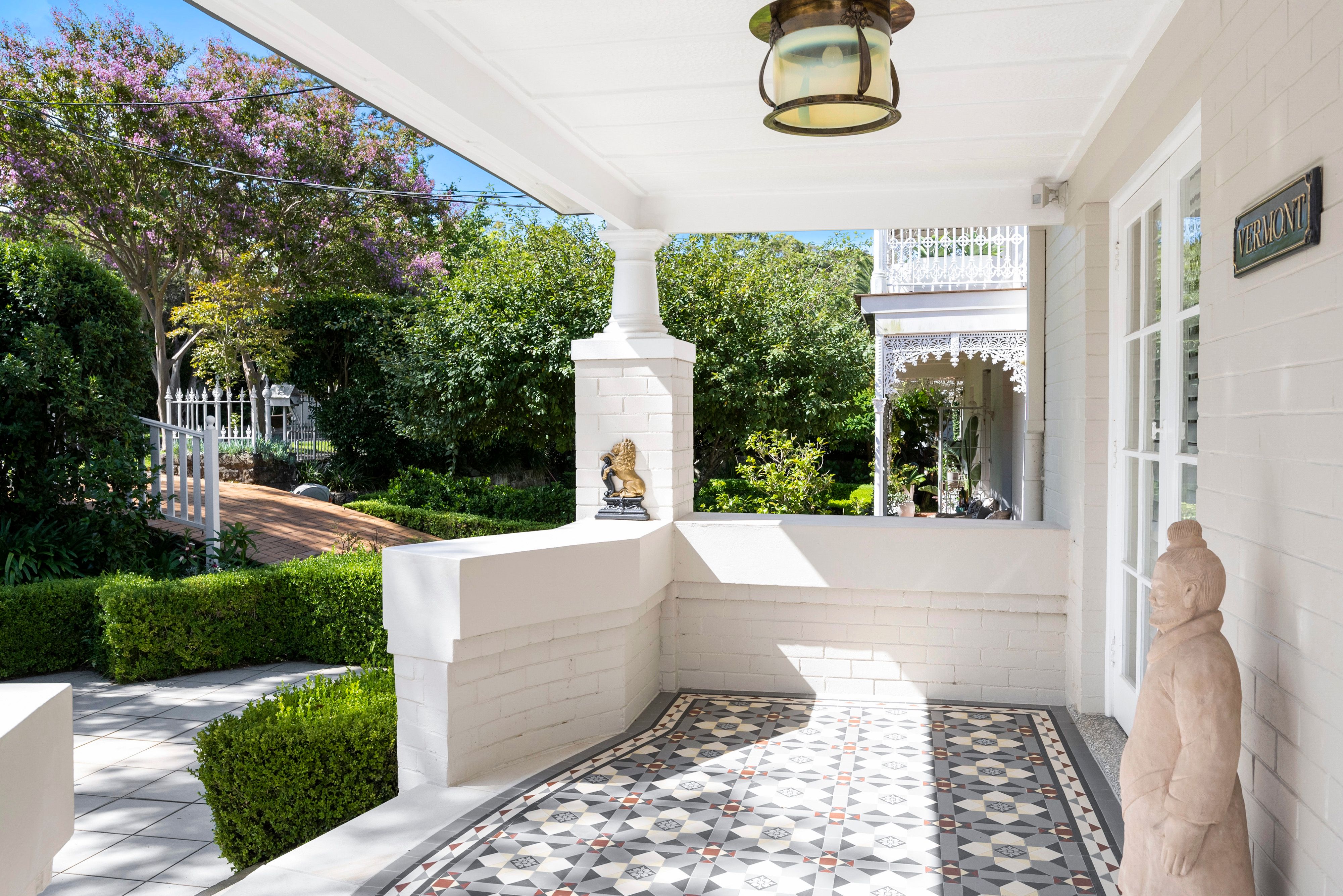 8 Neeworra Road, Northbridge, NSW 2063