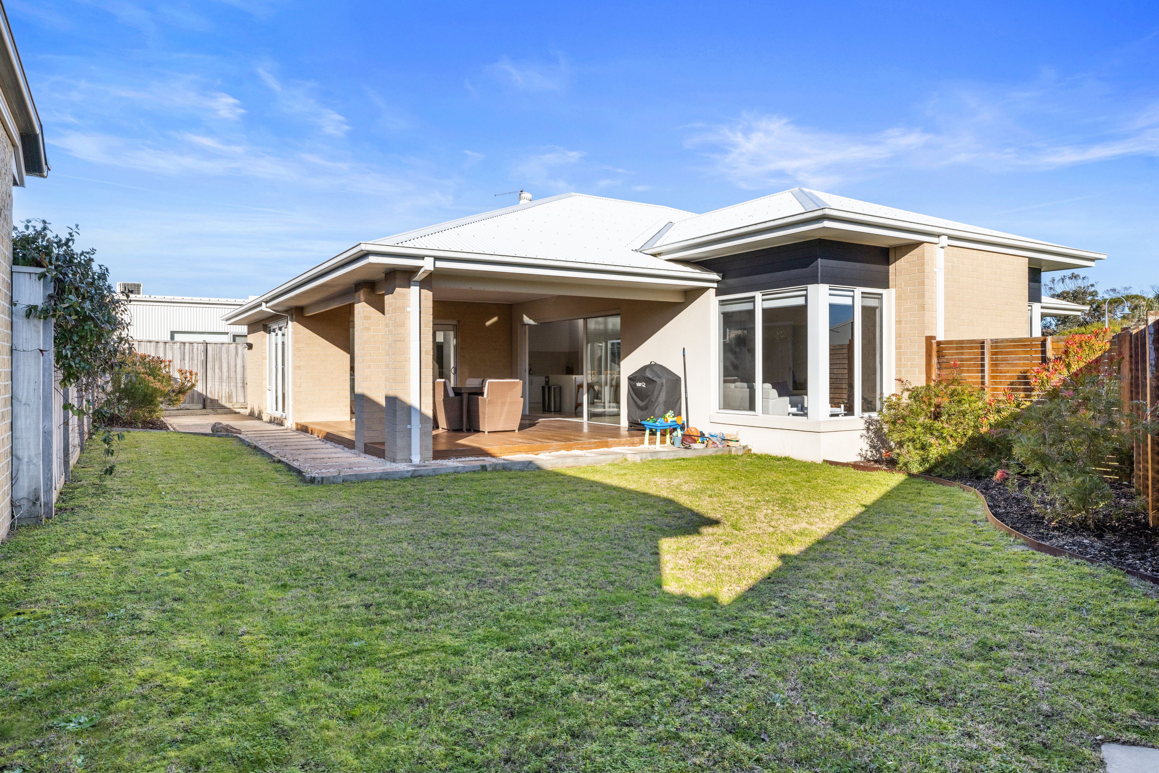 30-32 Paperbark Place — photo 9 of 19