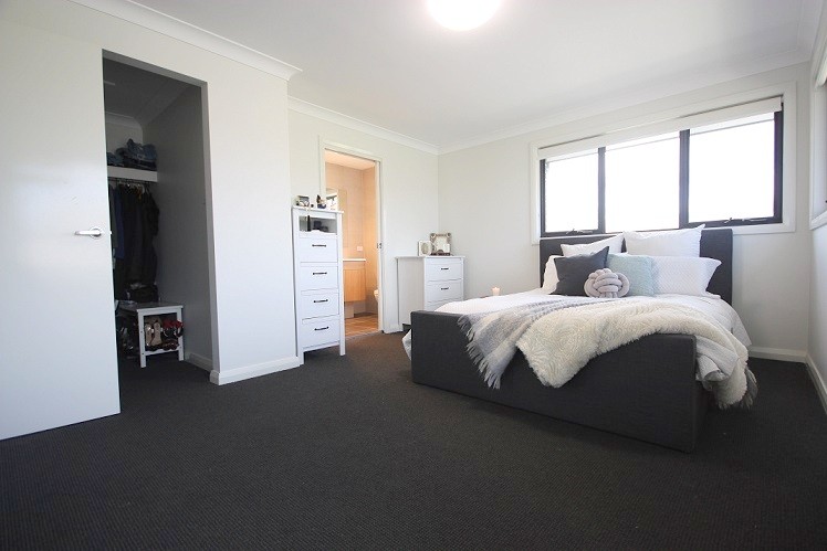 20 Oaklands Circuit, Gregory Hills, NSW 2557