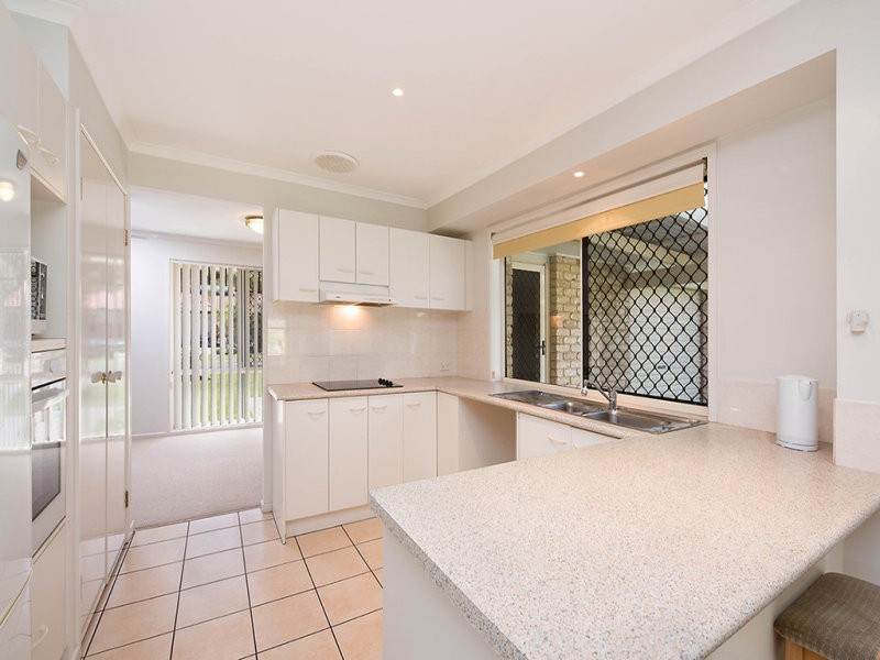 4 Oscar Court, BUDERIM, QLD 4556