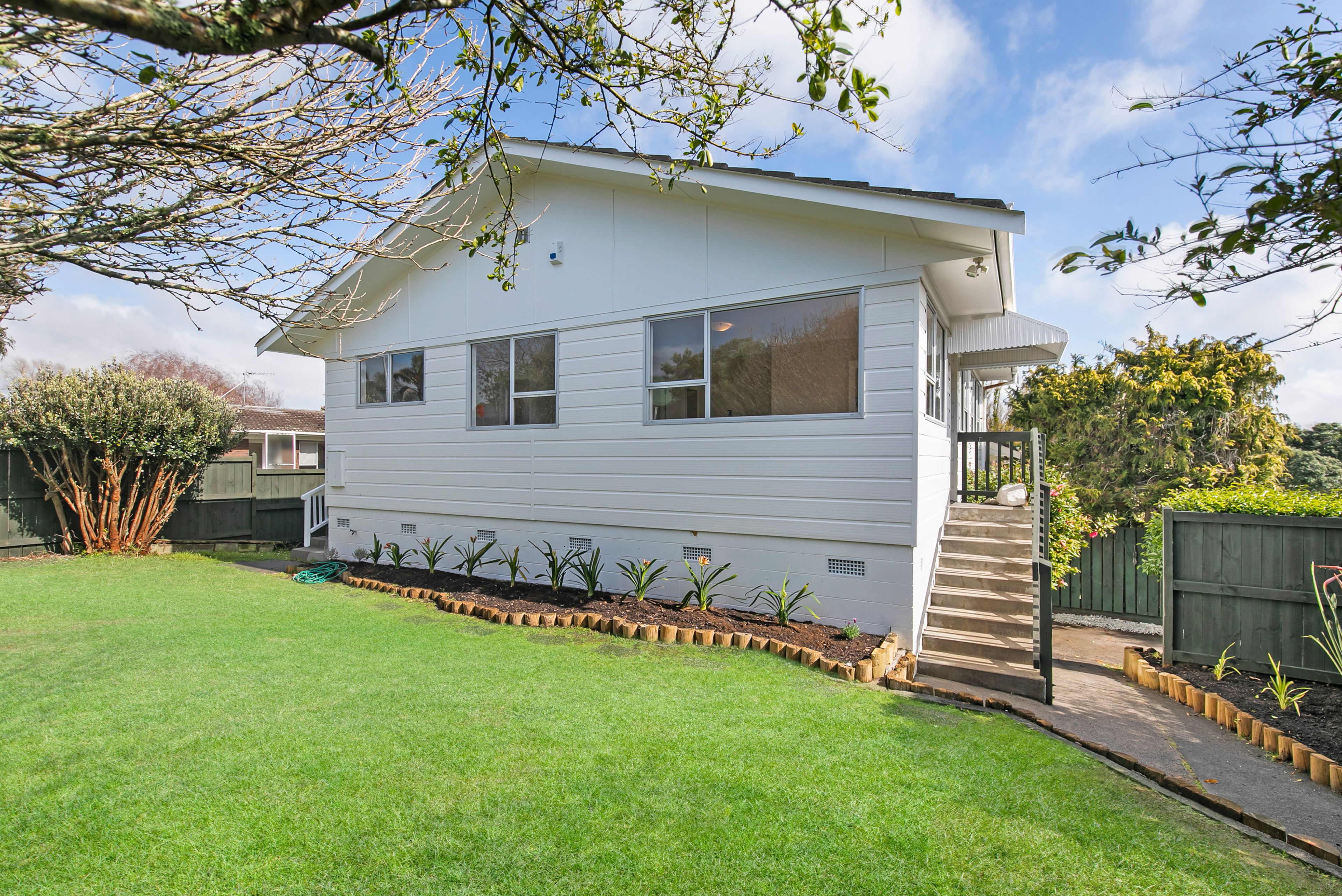 1/35 Birman Close, Half Moon Bay, Manukau City