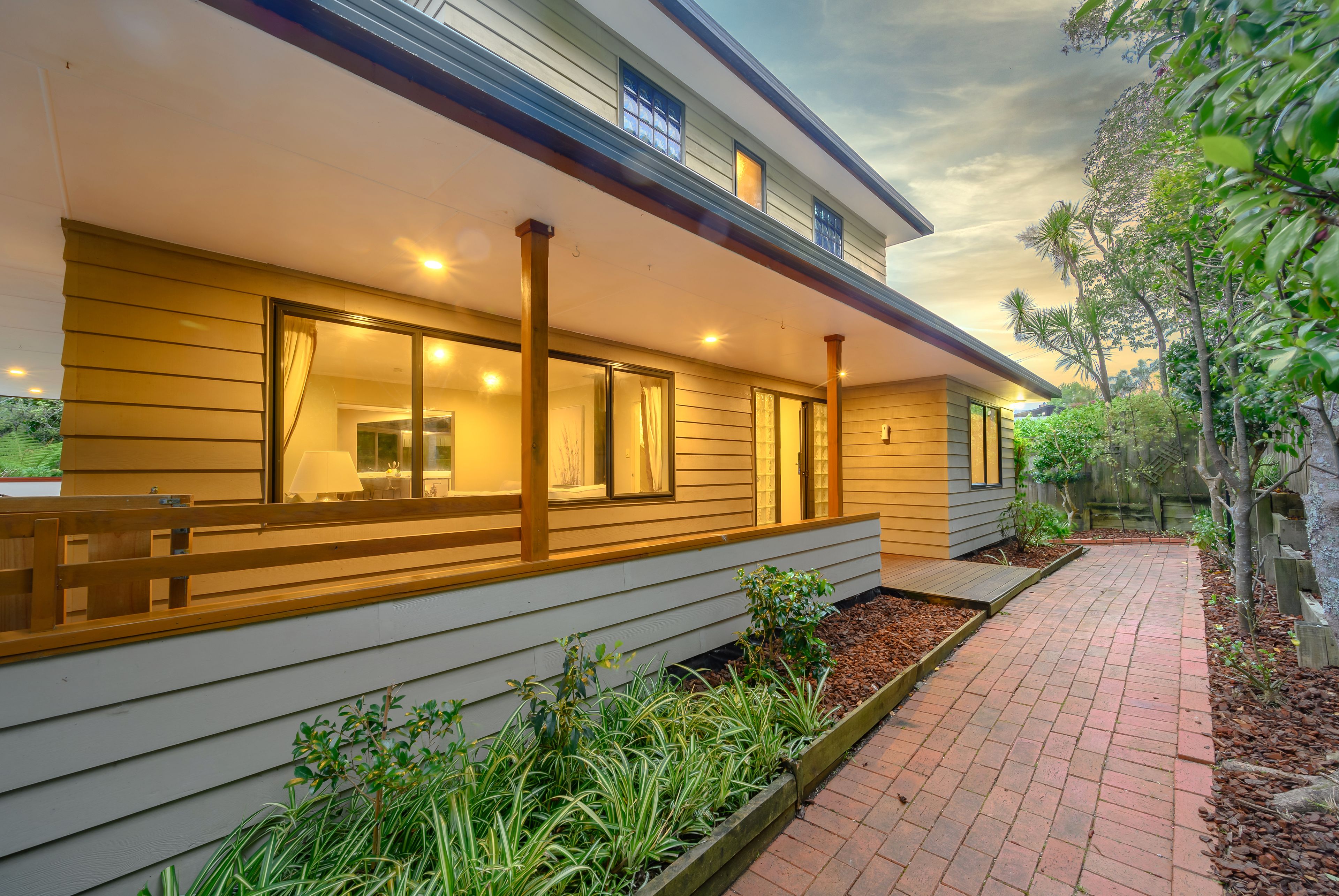 2/13 Beach Road, Mellons Bay, Manukau City 2014