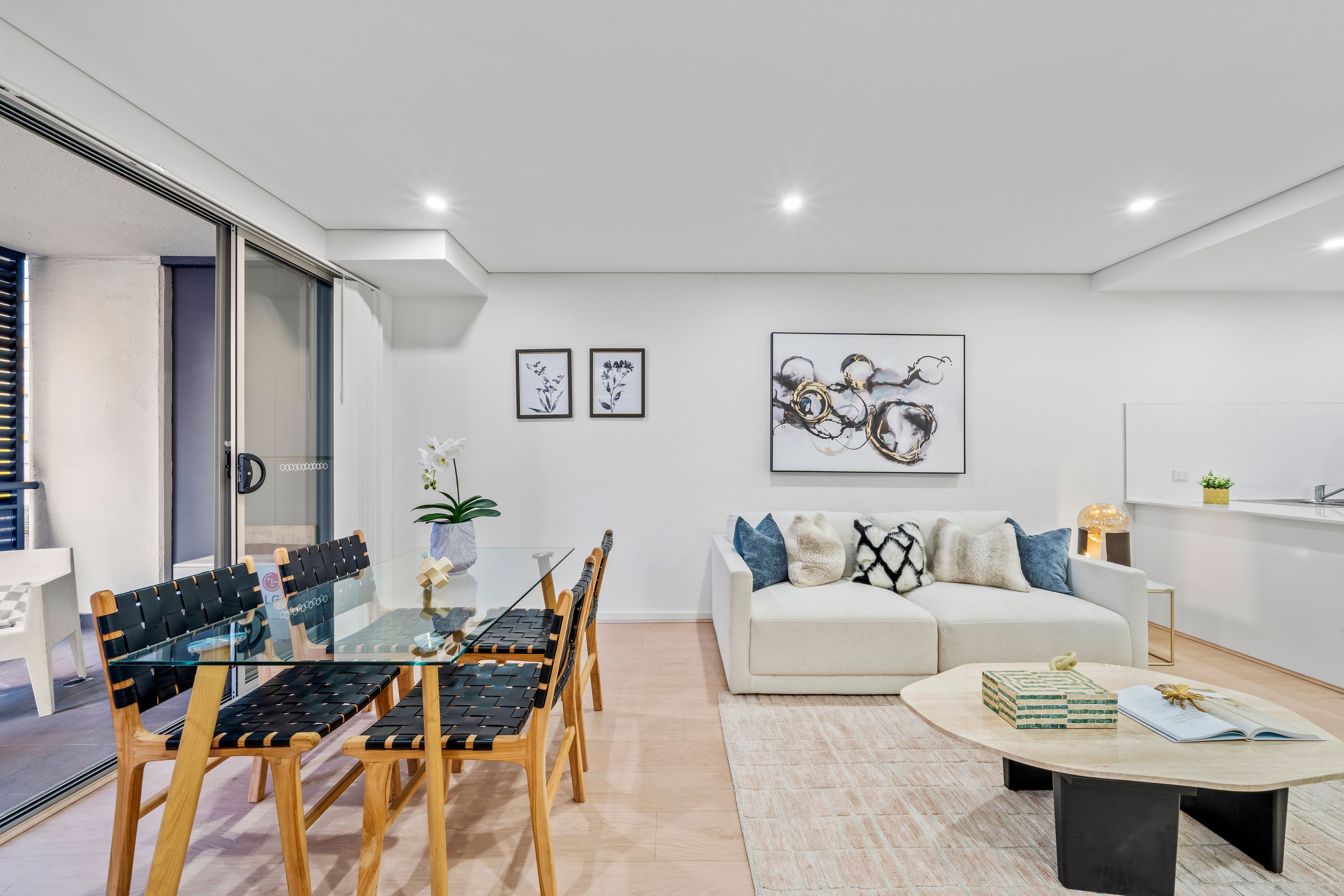 4-6 BROWNE Parade, Warwick Farm NSW 2170