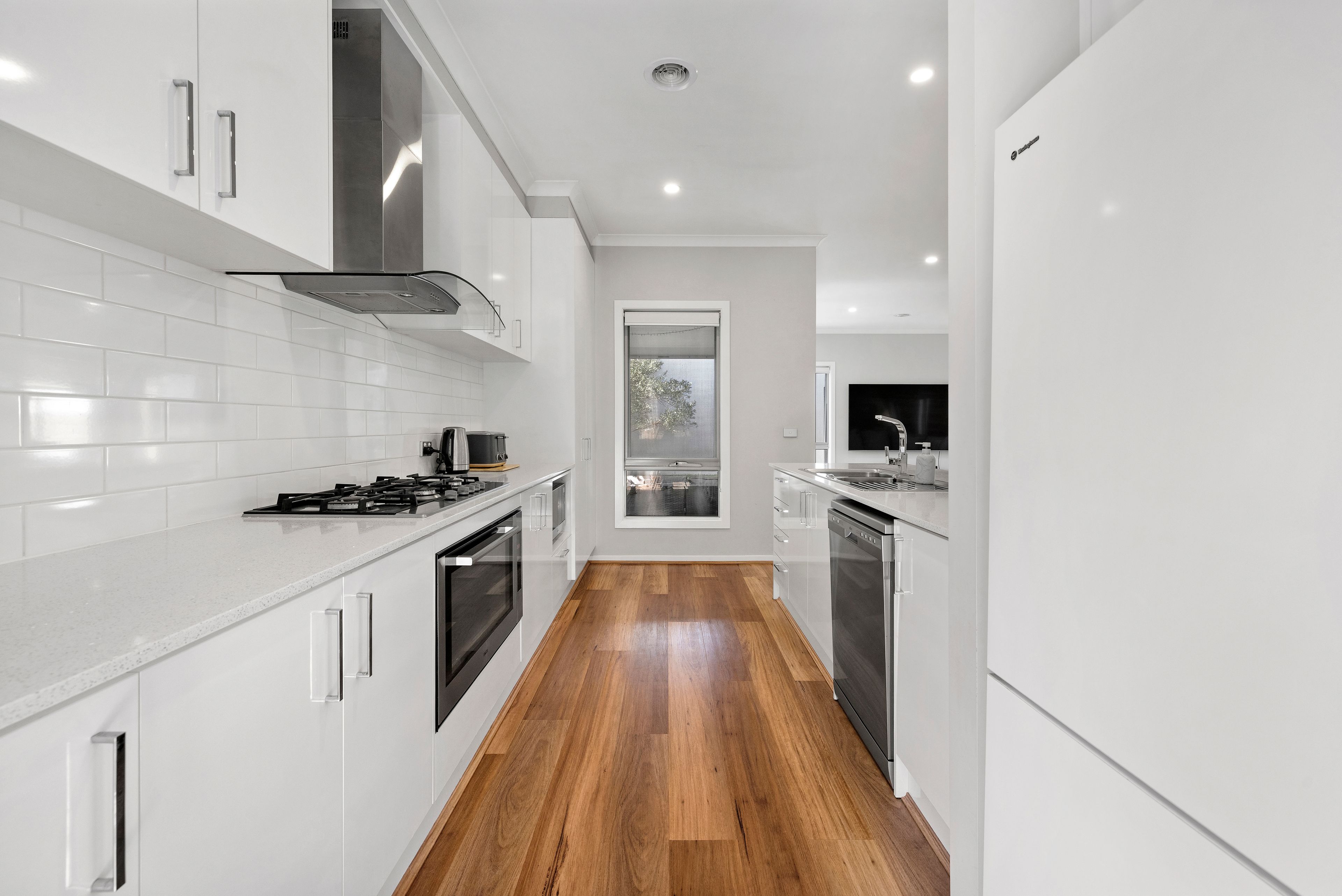 2 Augusta Crescent — photo 7 of 18