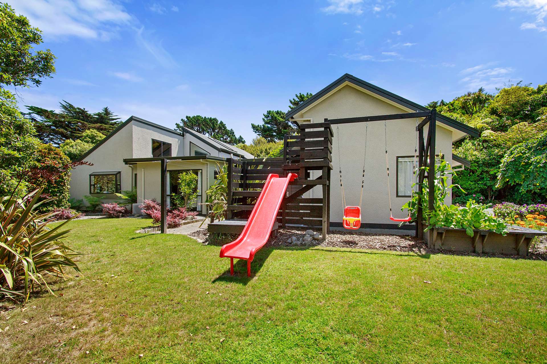 55 Pomare Road photo 1