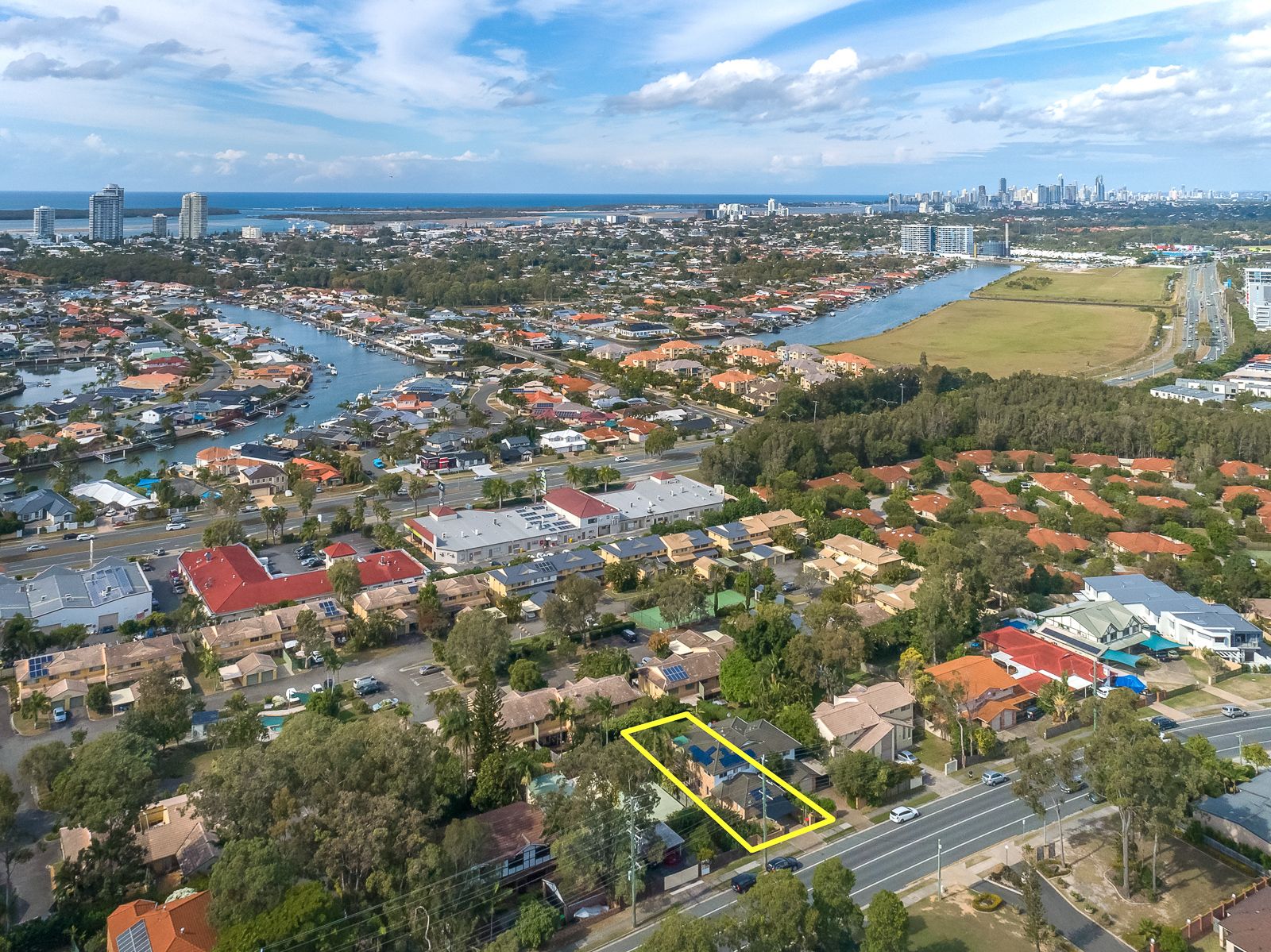 1/475 Pine Ridge Road, Runaway Bay, QLD 4216