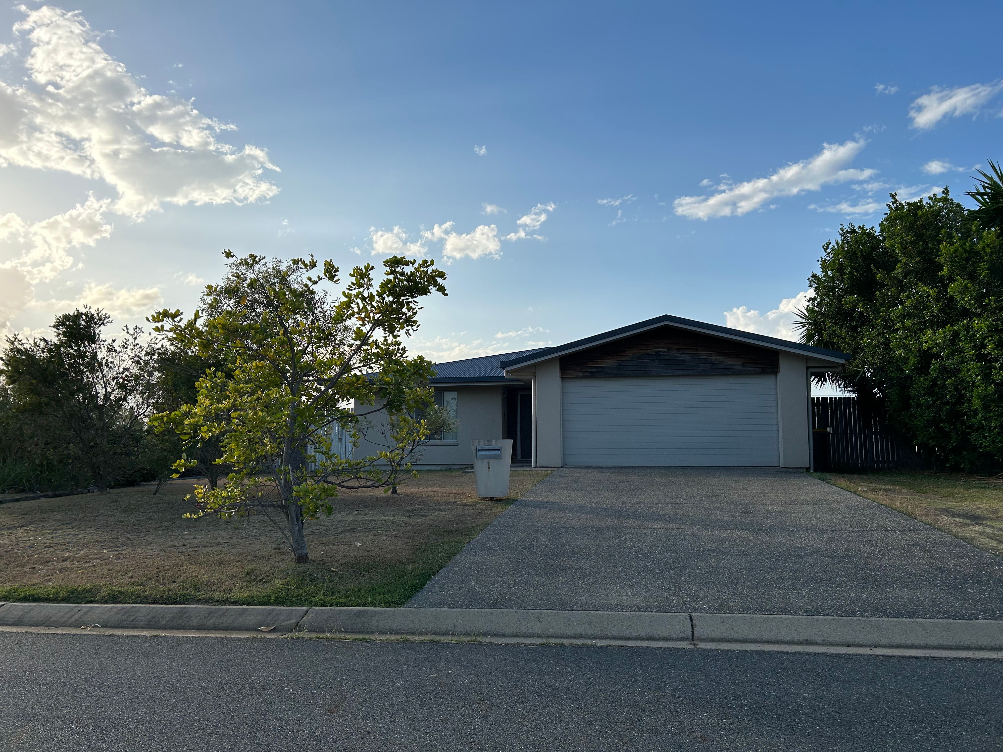 1 Maree Crescent, Gracemere QLD 4702