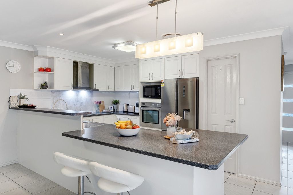 27 Bobbie Street, Parkinson, QLD 4115