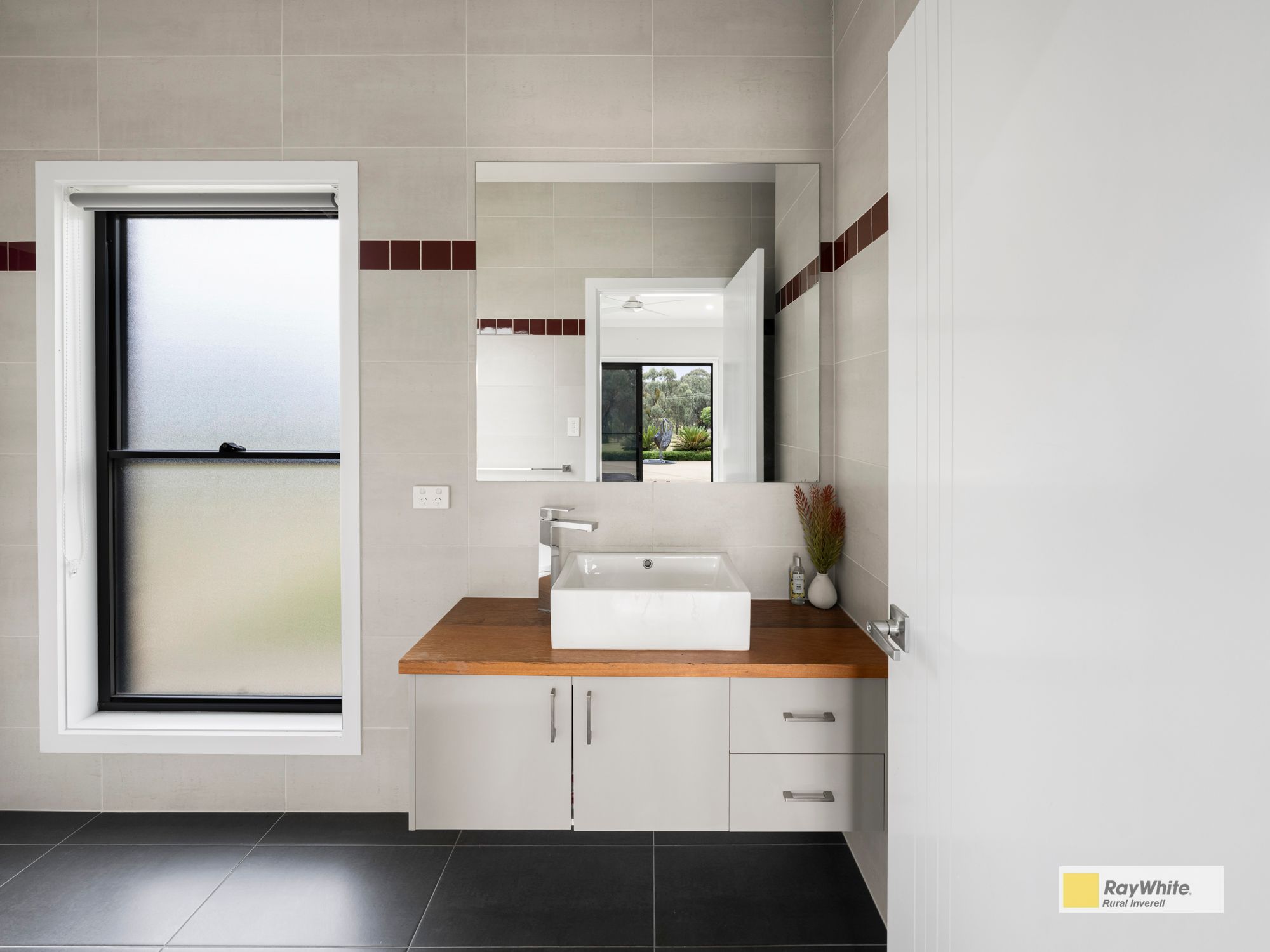 11 Wolbah Close — photo 15 of 30