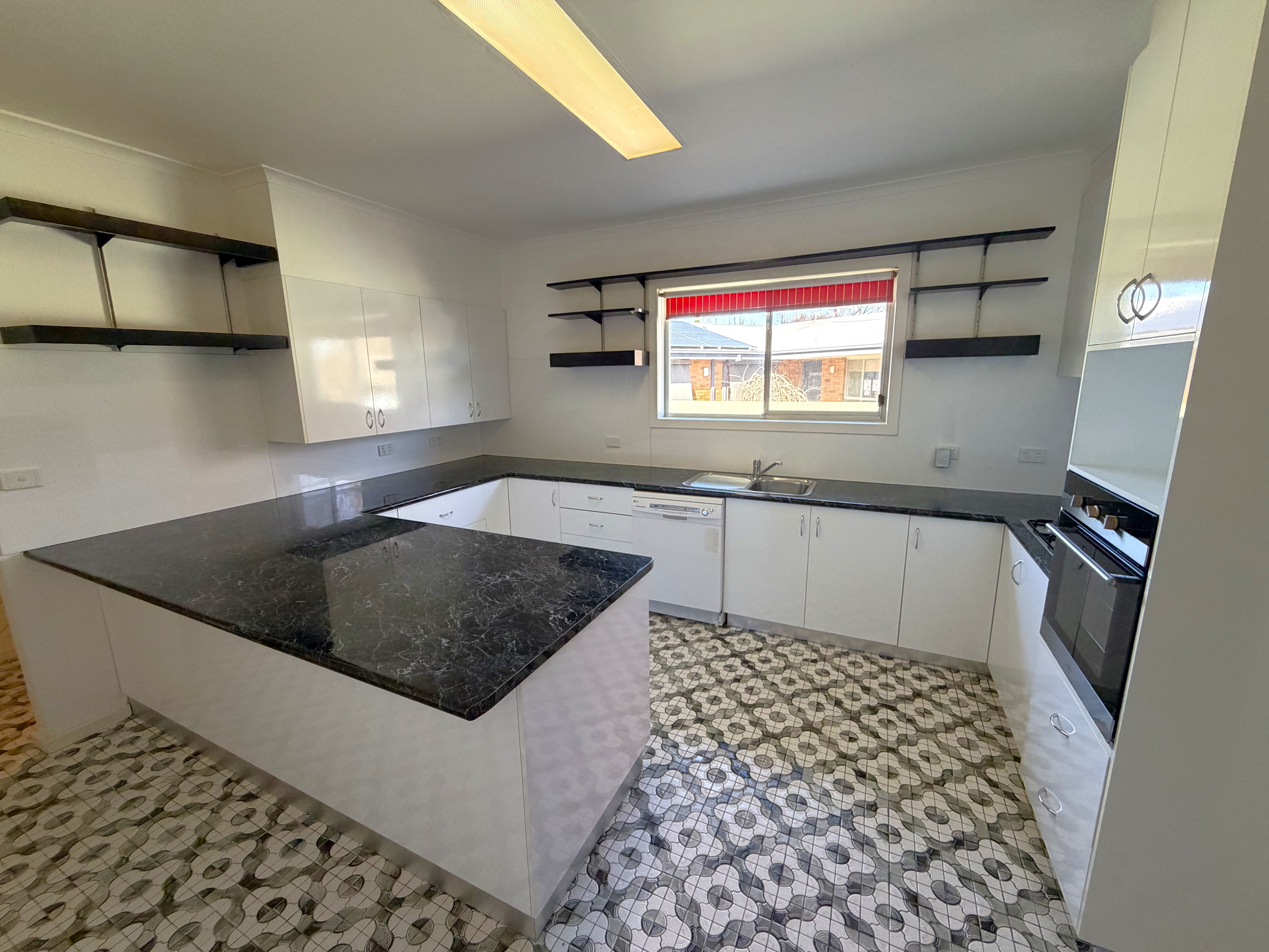 6 Stratton Court — photo 4 of 13
