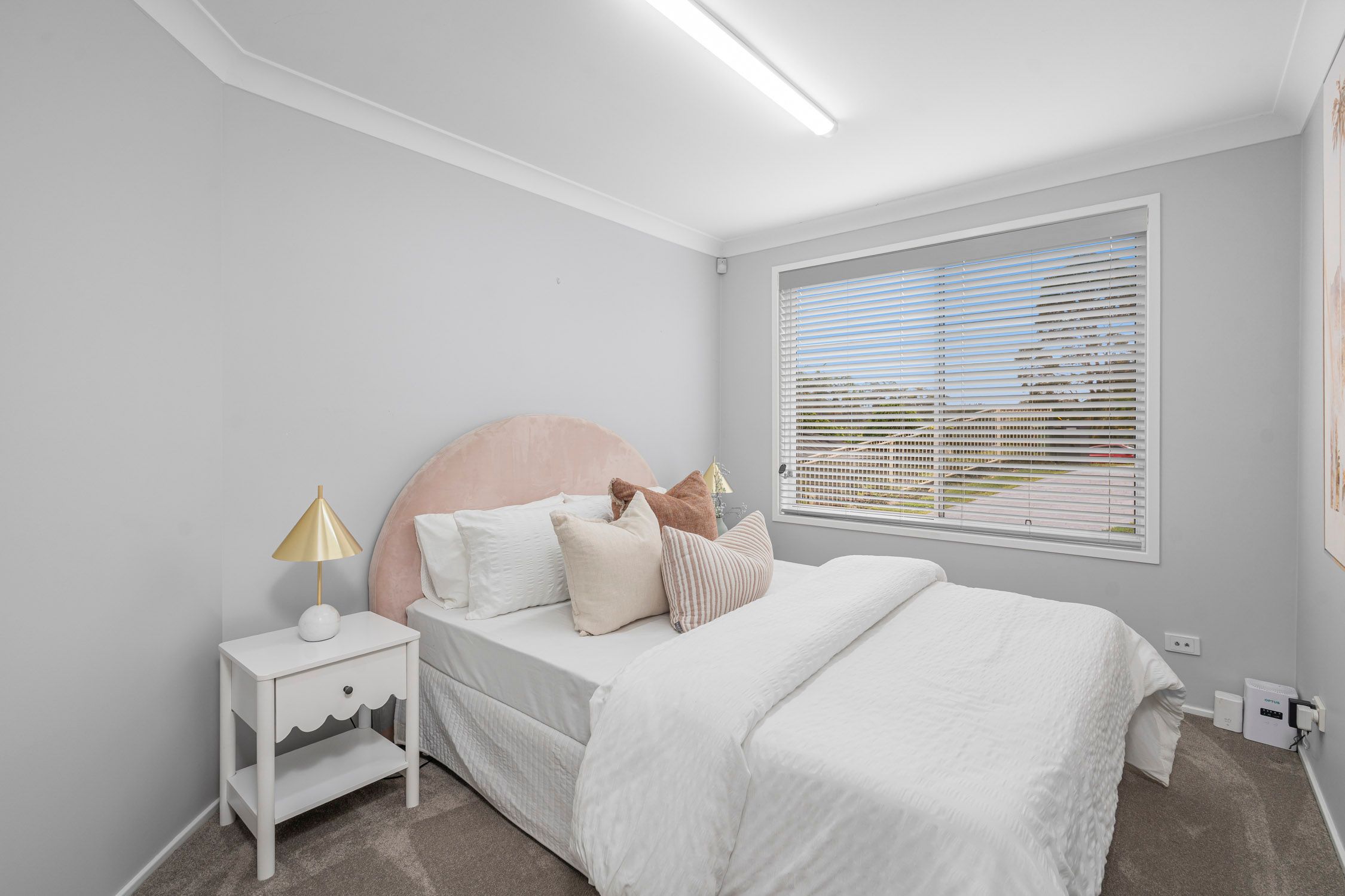 12 Sandringham Close — photo 17 of 18