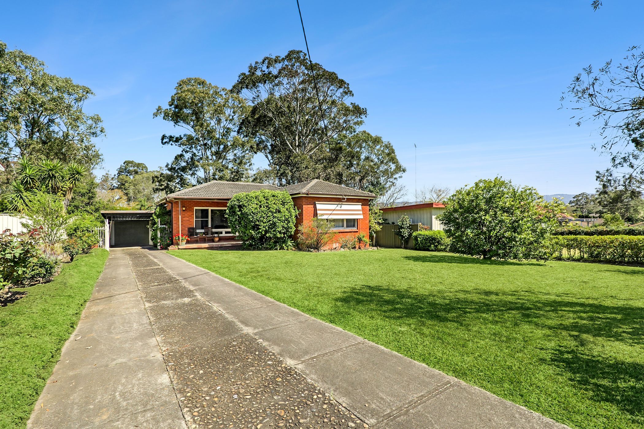 27 Pecks Road — photo 2 of 12
