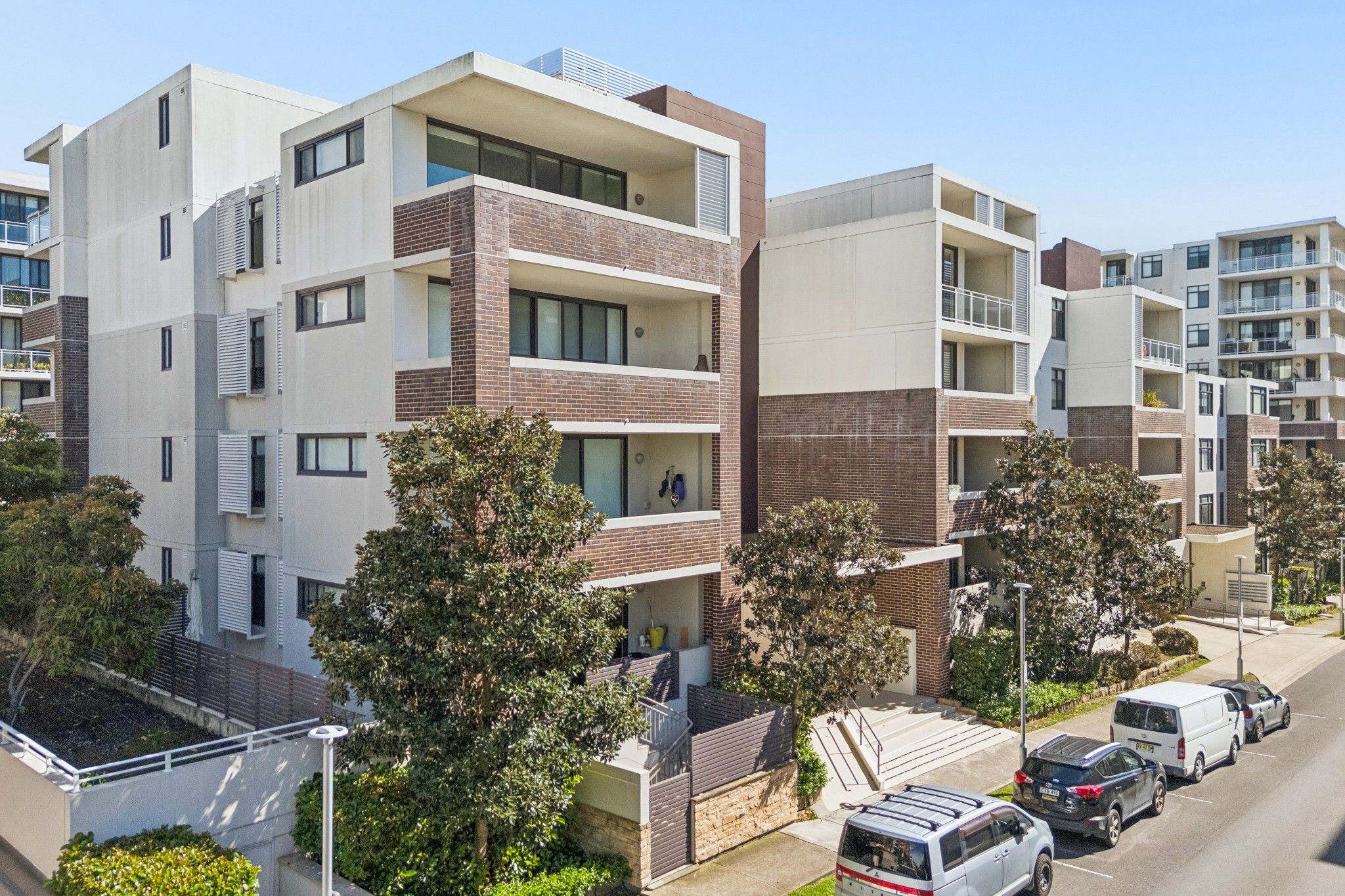 527/43 Amalfi Drive — photo 15 of 19