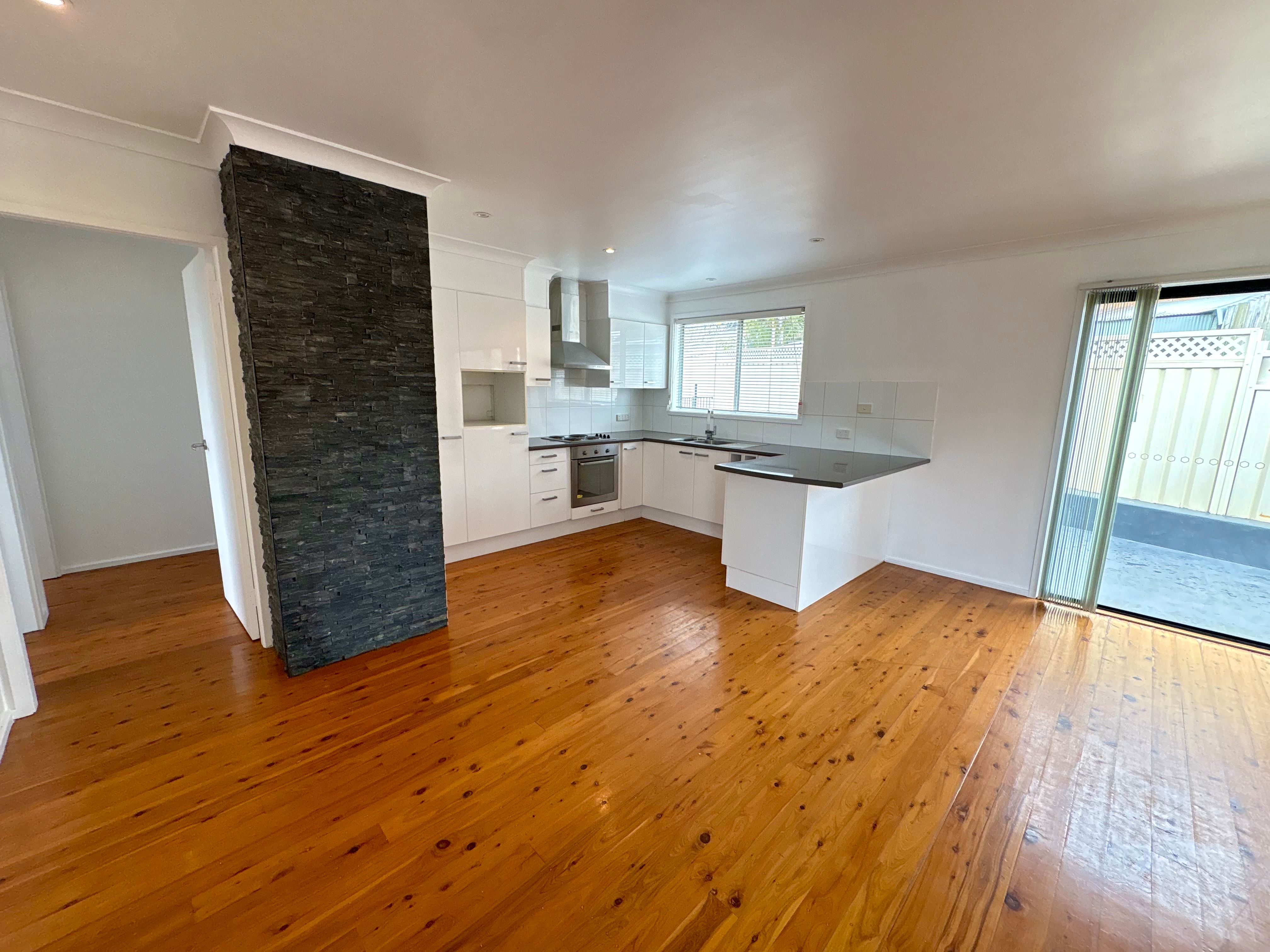 10 Lakeside Drive, Kanahooka, NSW 2530