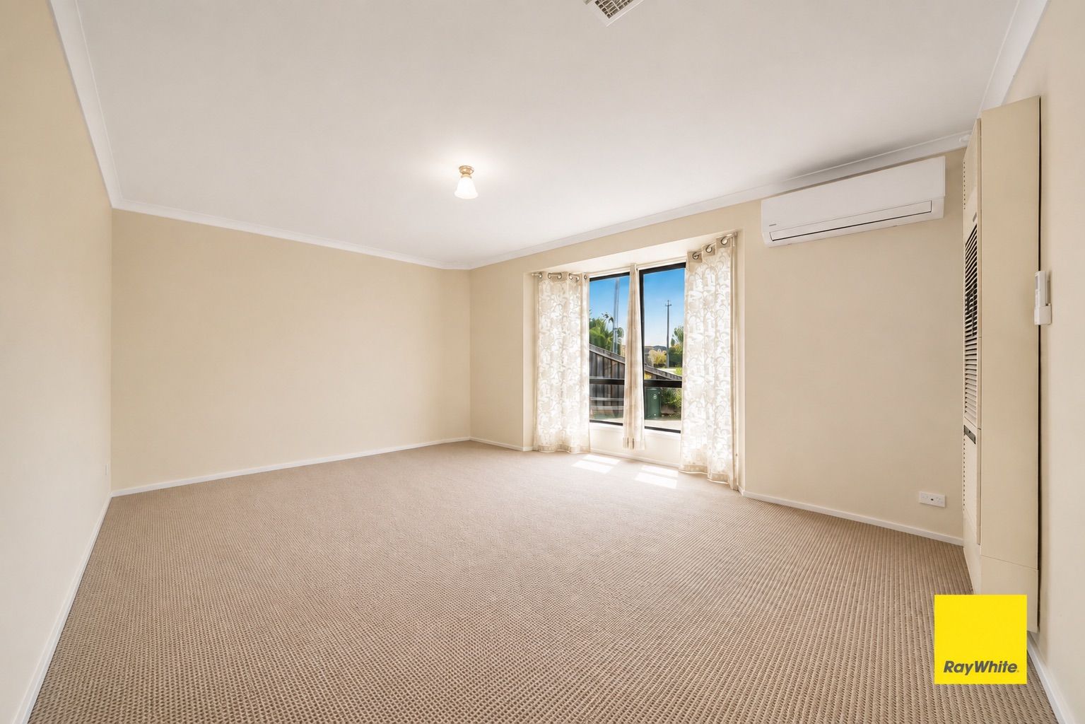 1/6 Kestrel Place — photo 3 of 14