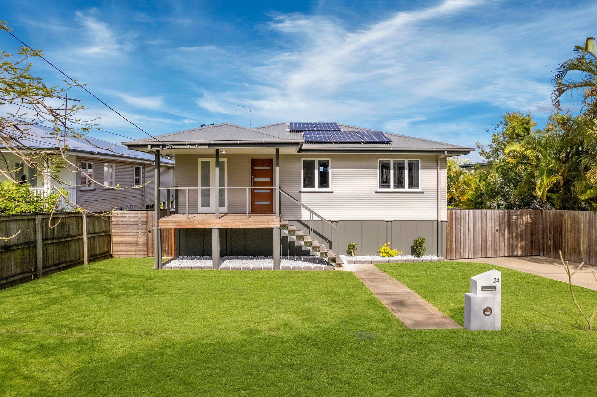 24 Phoebus Street, Upper Mount Gravatt, QLD 4122 Sold House Ray