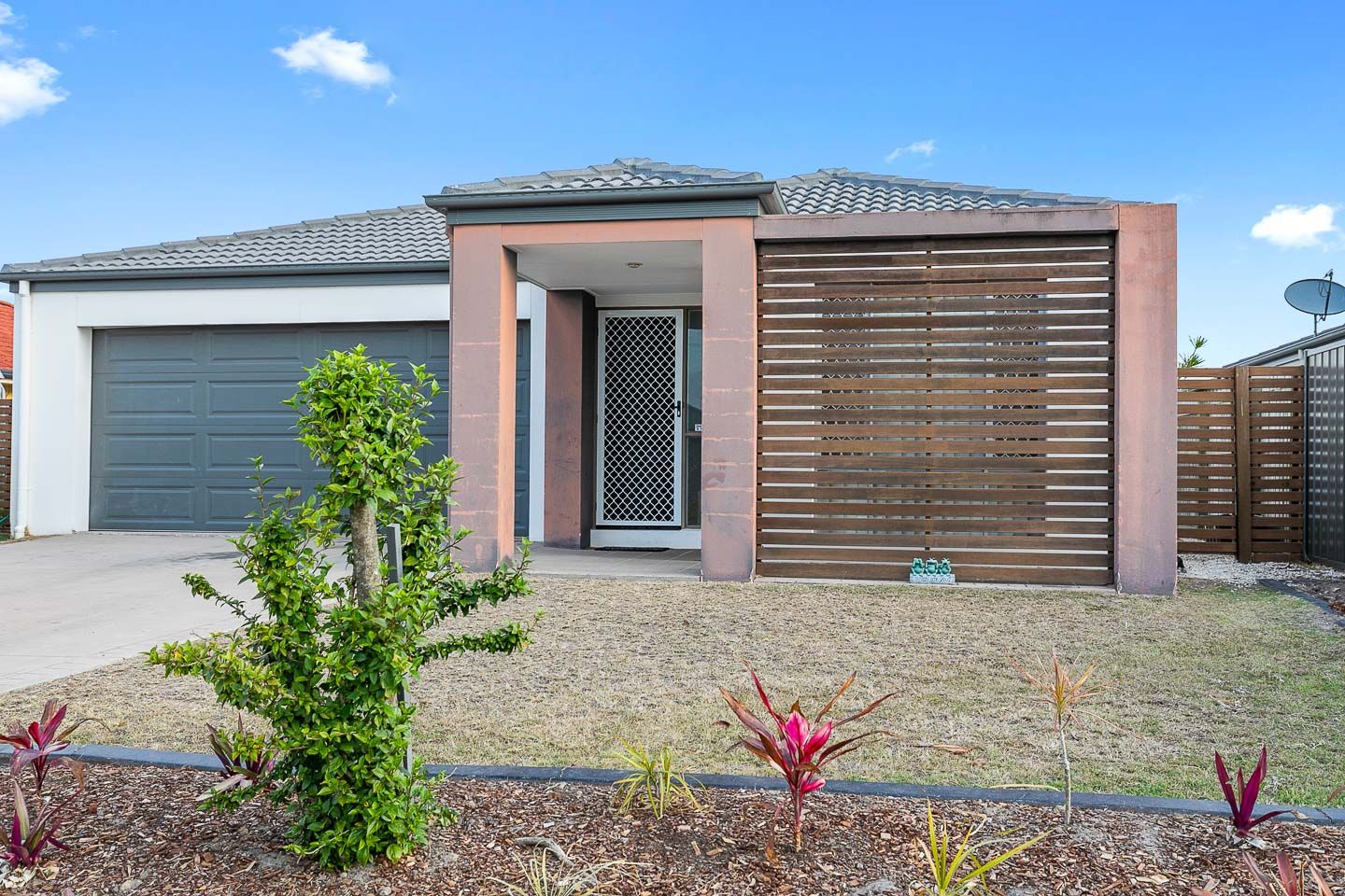 34 Endeavour Way, Eli Waters, QLD 4655