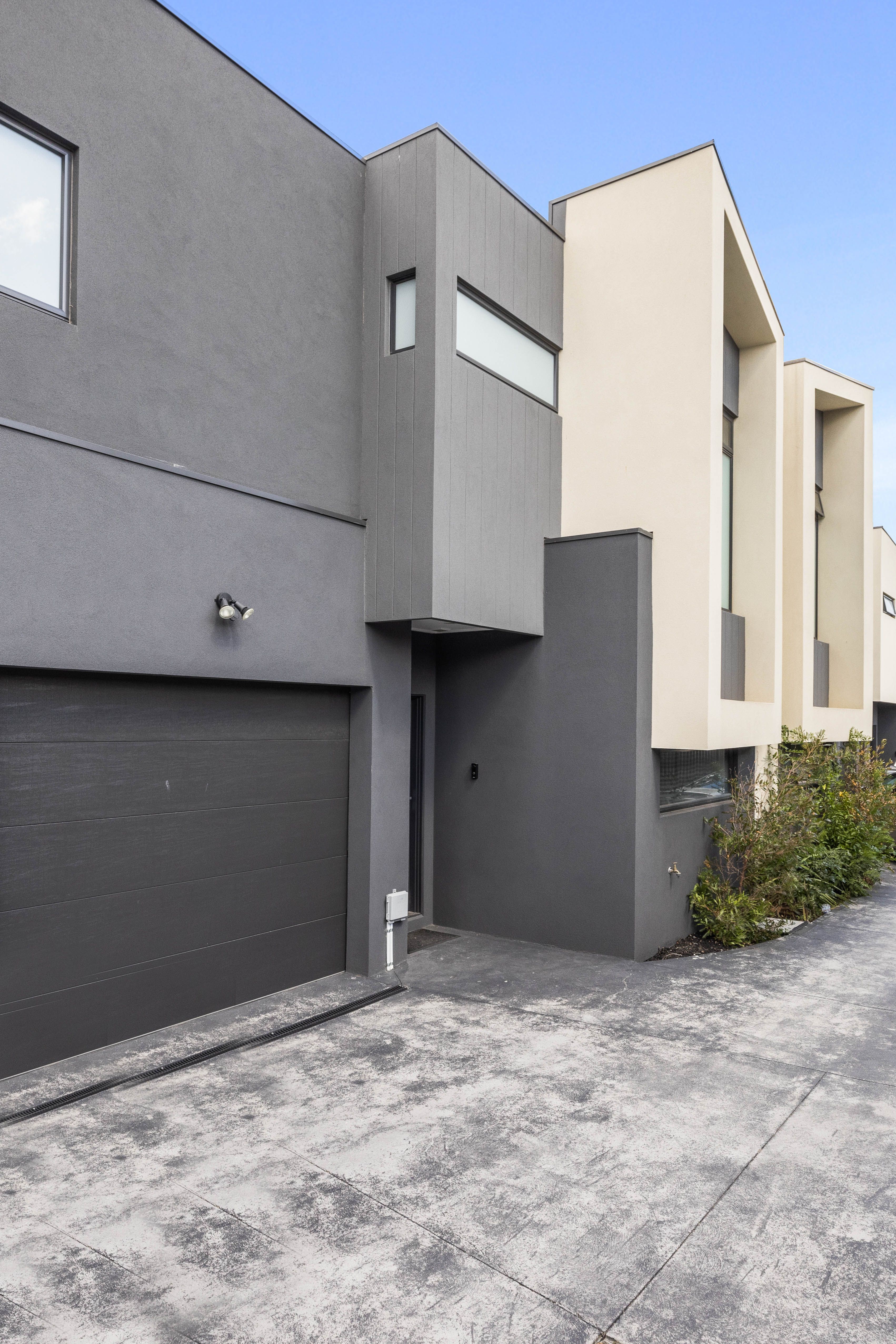 2/17 Cuthbert Street, Broadmeadows, VIC 3047