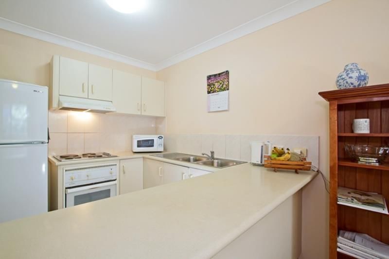 4/105 Whiting Street, Labrador, QLD 4215