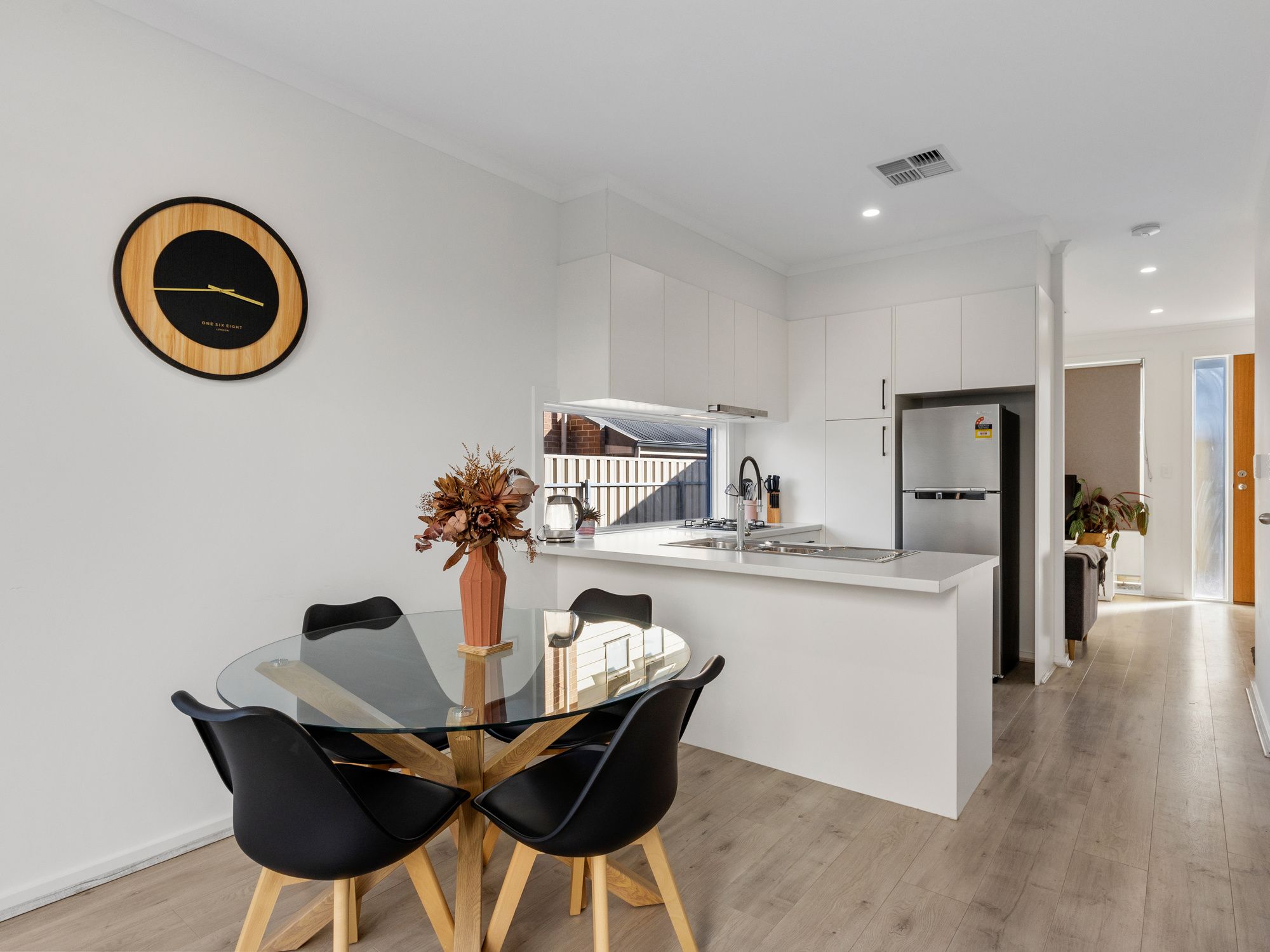 8/18 Hillier Road — photo 4 of 12