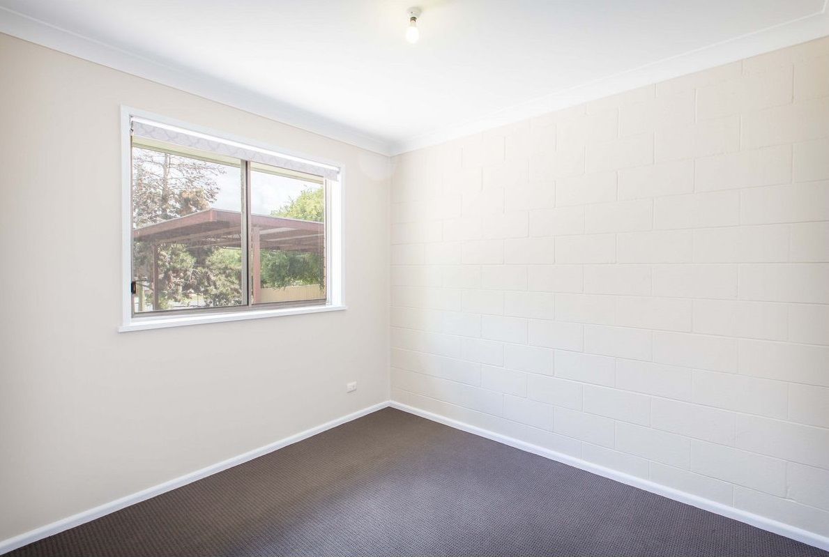 2/523 Hague Street, Lavington, NSW 2641
