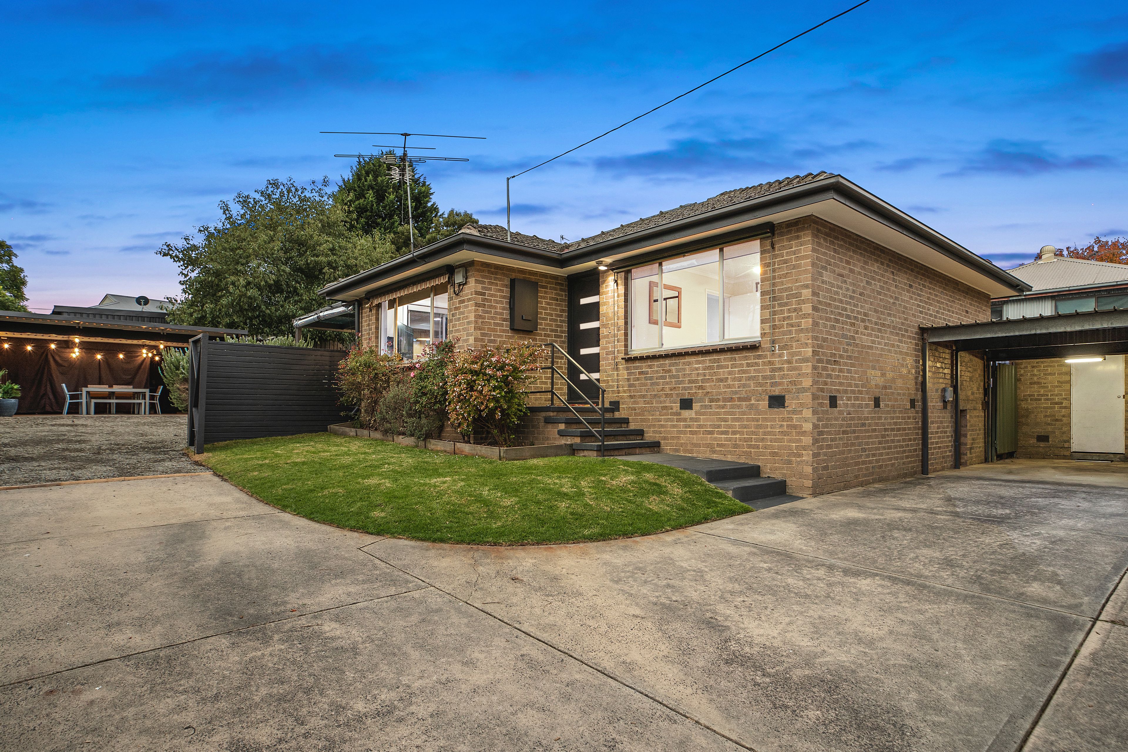 2 Lance Road, Bayswater VIC 3153