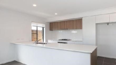 18 Chambers Ridge Boulevard, Park Ridge, QLD 4125