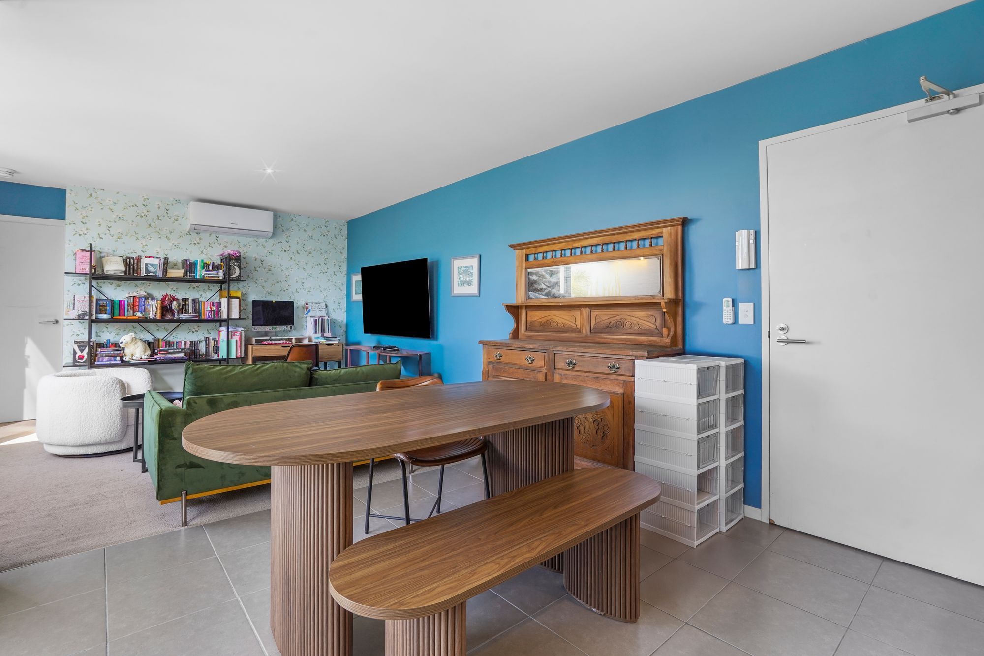 1302/6-8 Waterford Court — photo 7 of 20