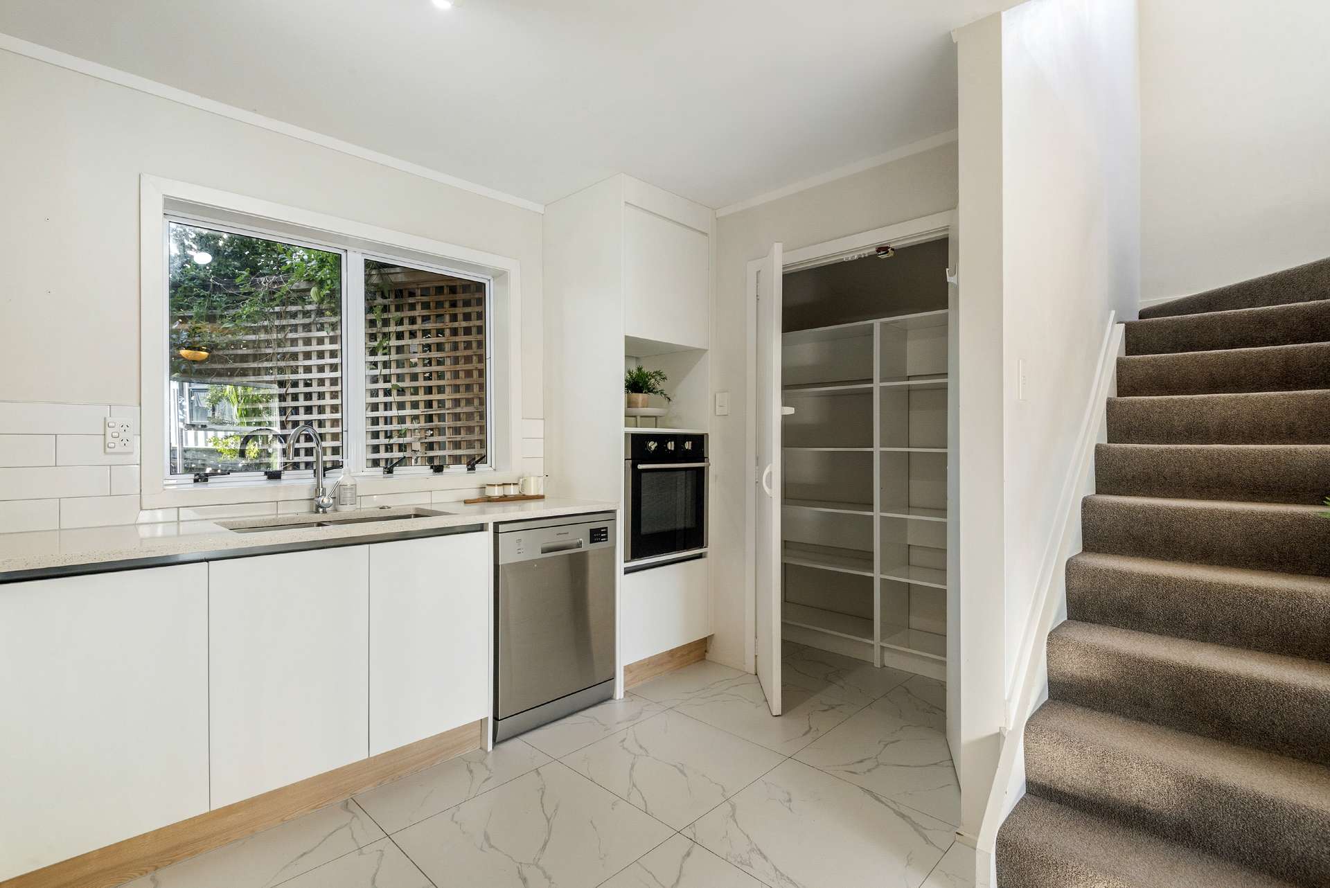 2/5 Stanley Avenue photo 12