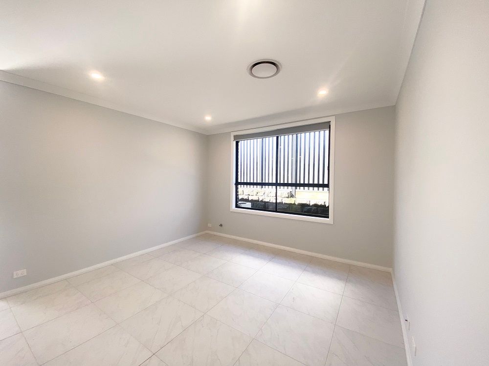 11B Correa Circuit, Gregory Hills, NSW 2557