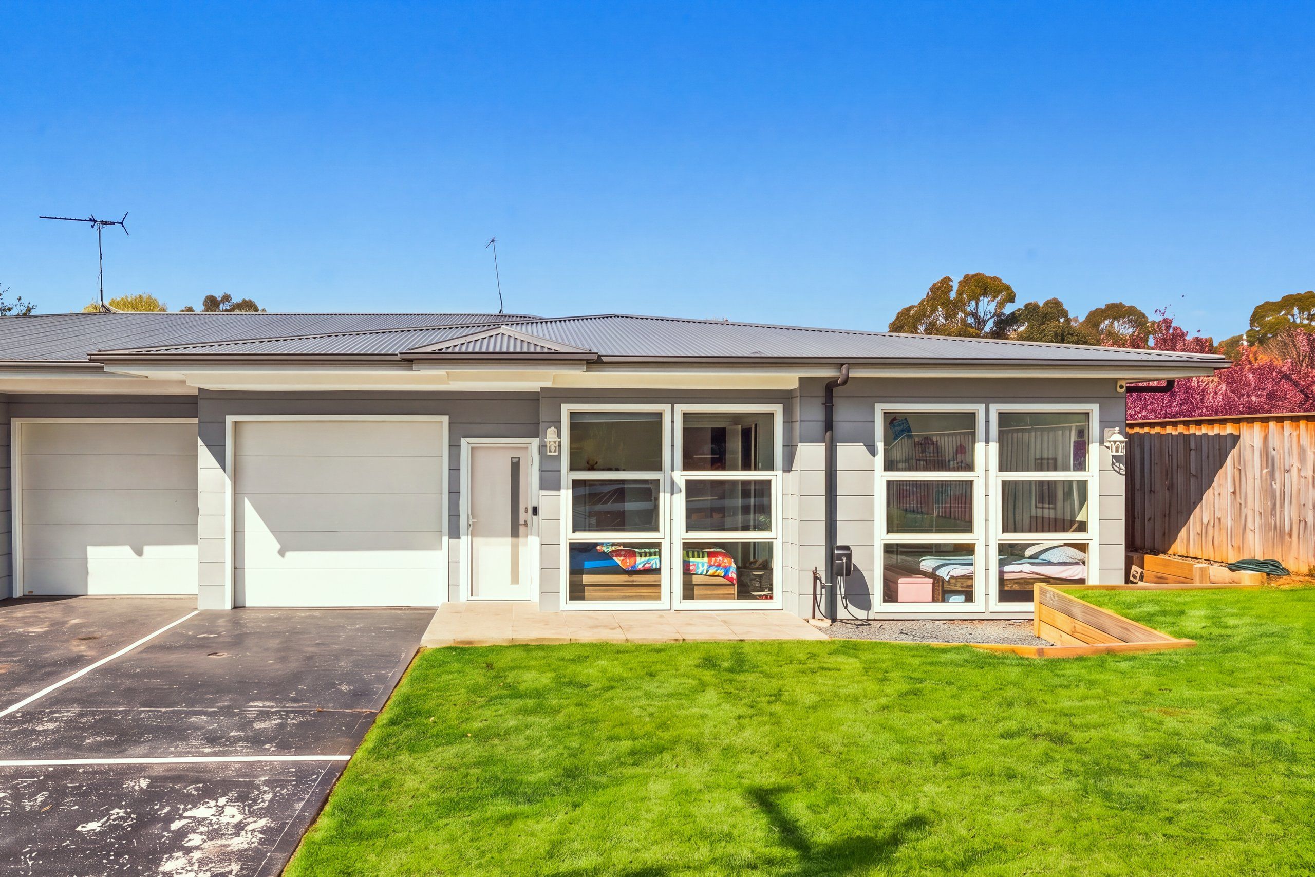 12E Remembrance Driveway — photo from Ray White Macarthur Group