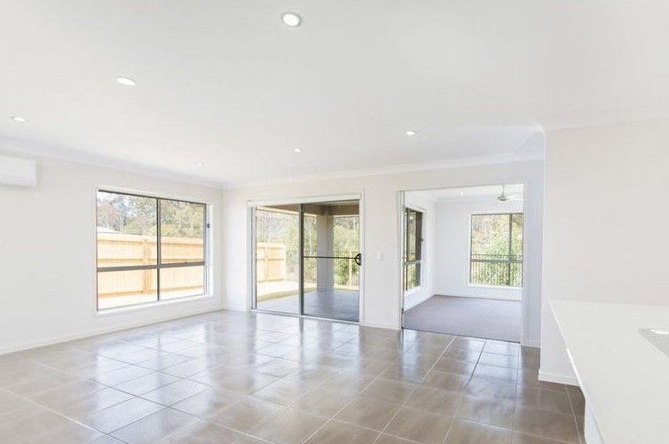 19 Conimbla Crescent, Waterford, QLD 4133