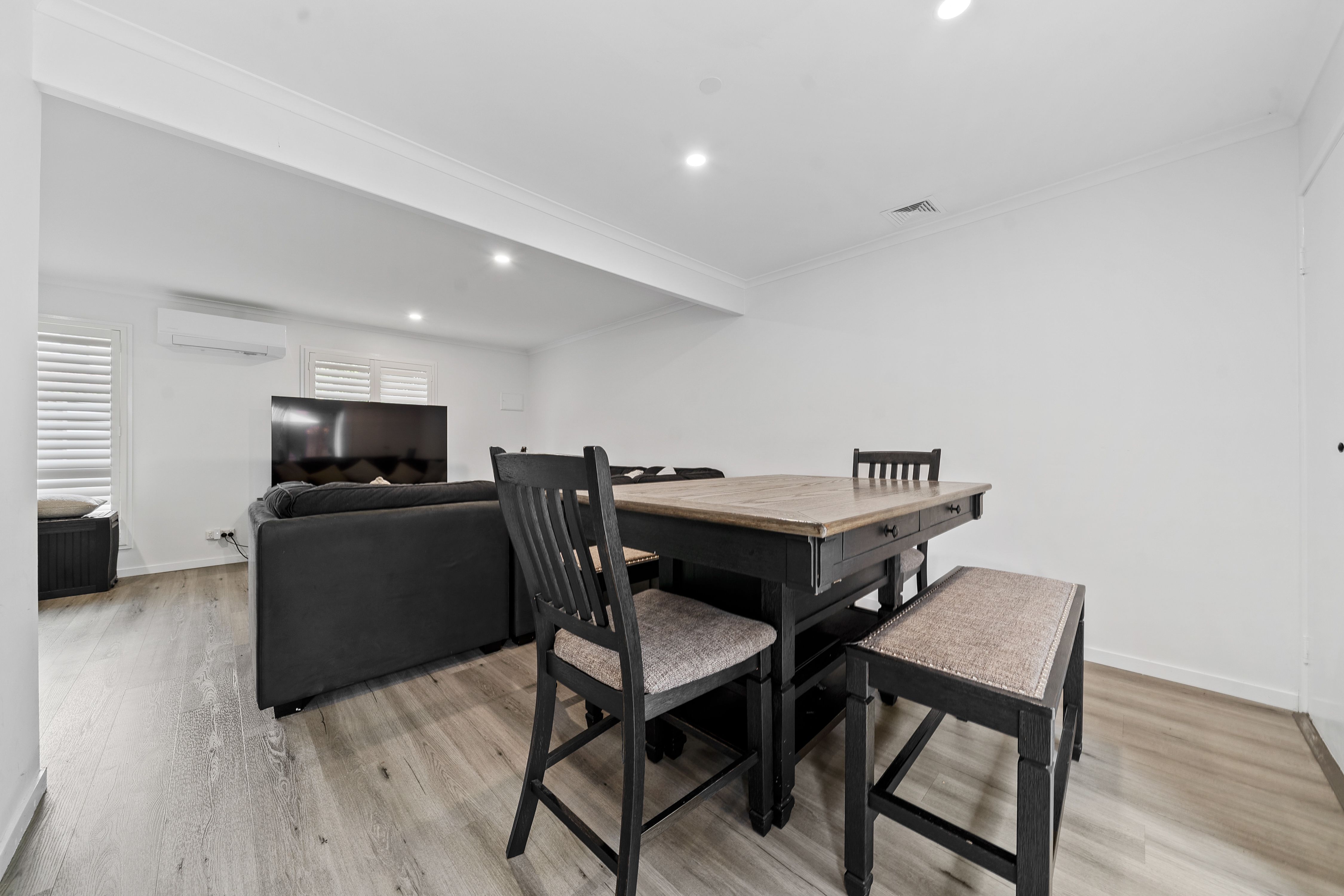 34/127 Barbaralla Drive — photo 8 of 21
