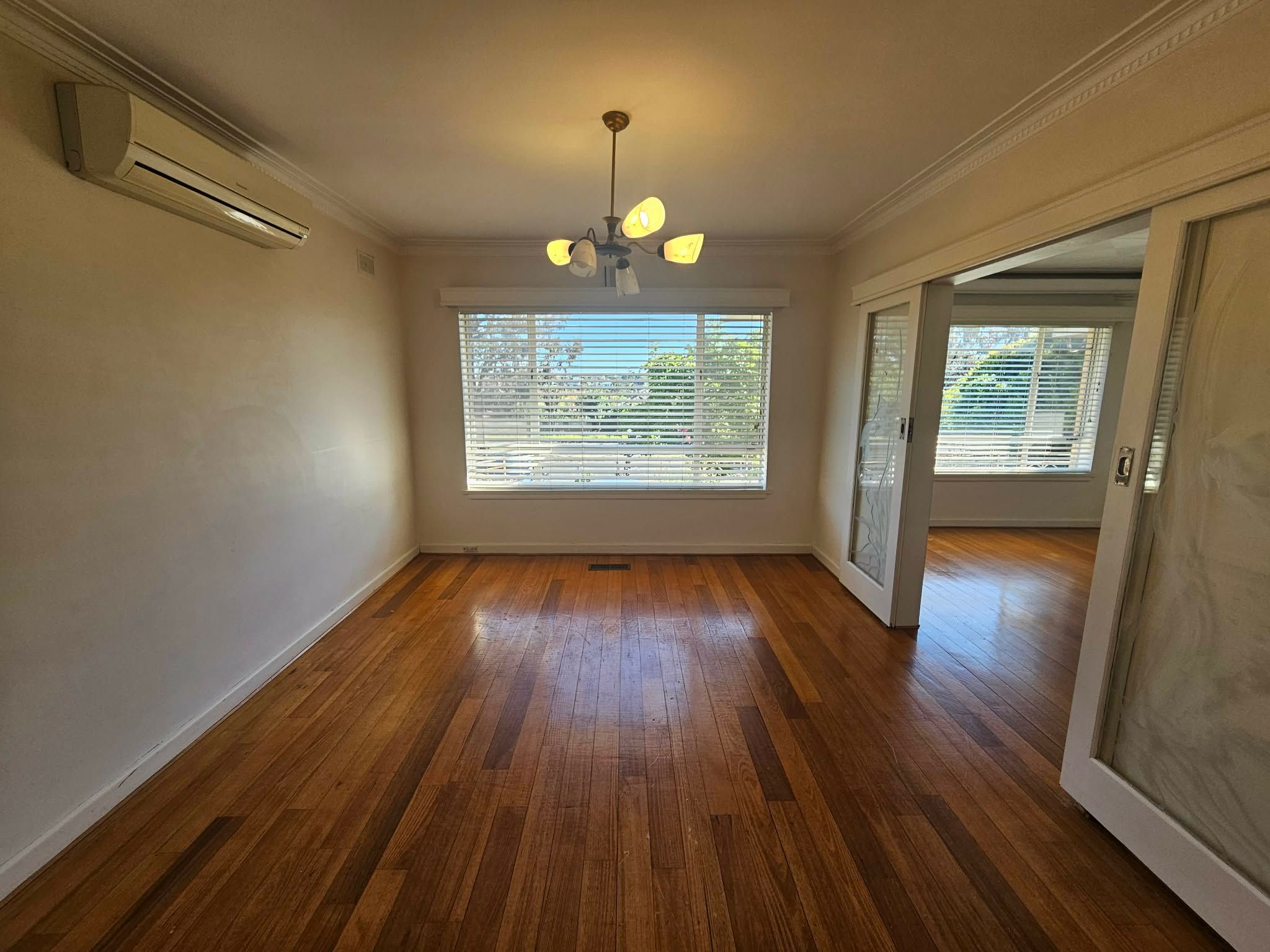 90 Ferntree Gully Road — photo 5 of 10