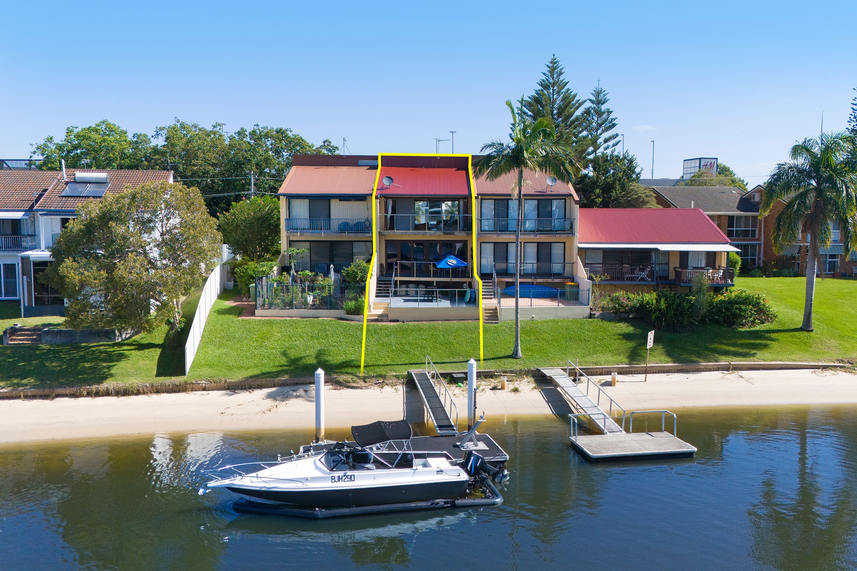 3/23 Hooker Boulevard, Broadbeach Waters QLD 4218