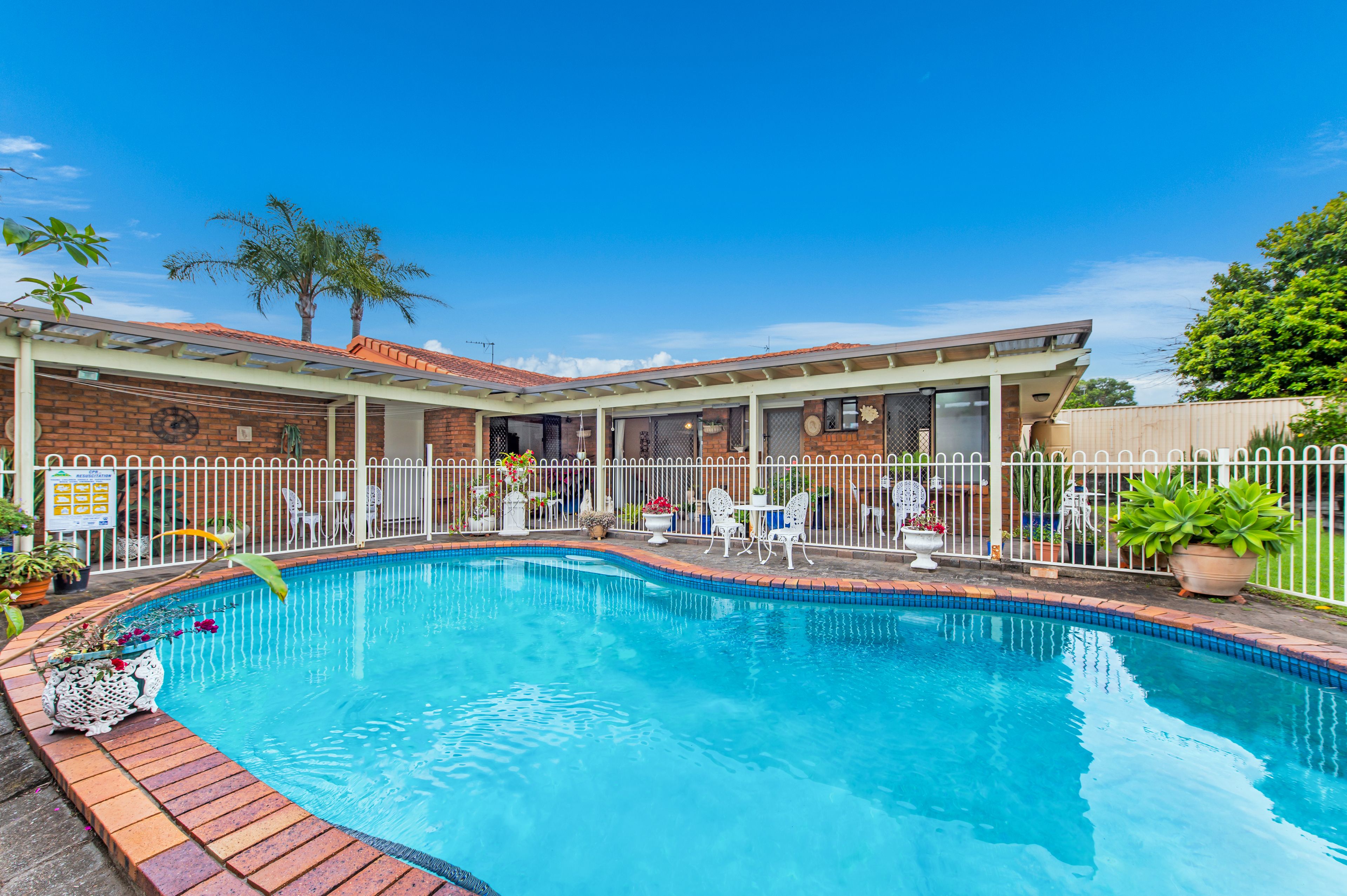 21 Redleaf Court, Burleigh Waters, QLD 4220