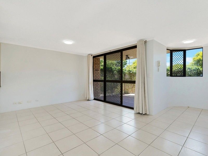 2/33 Whiting Street, Labrador, QLD 4215