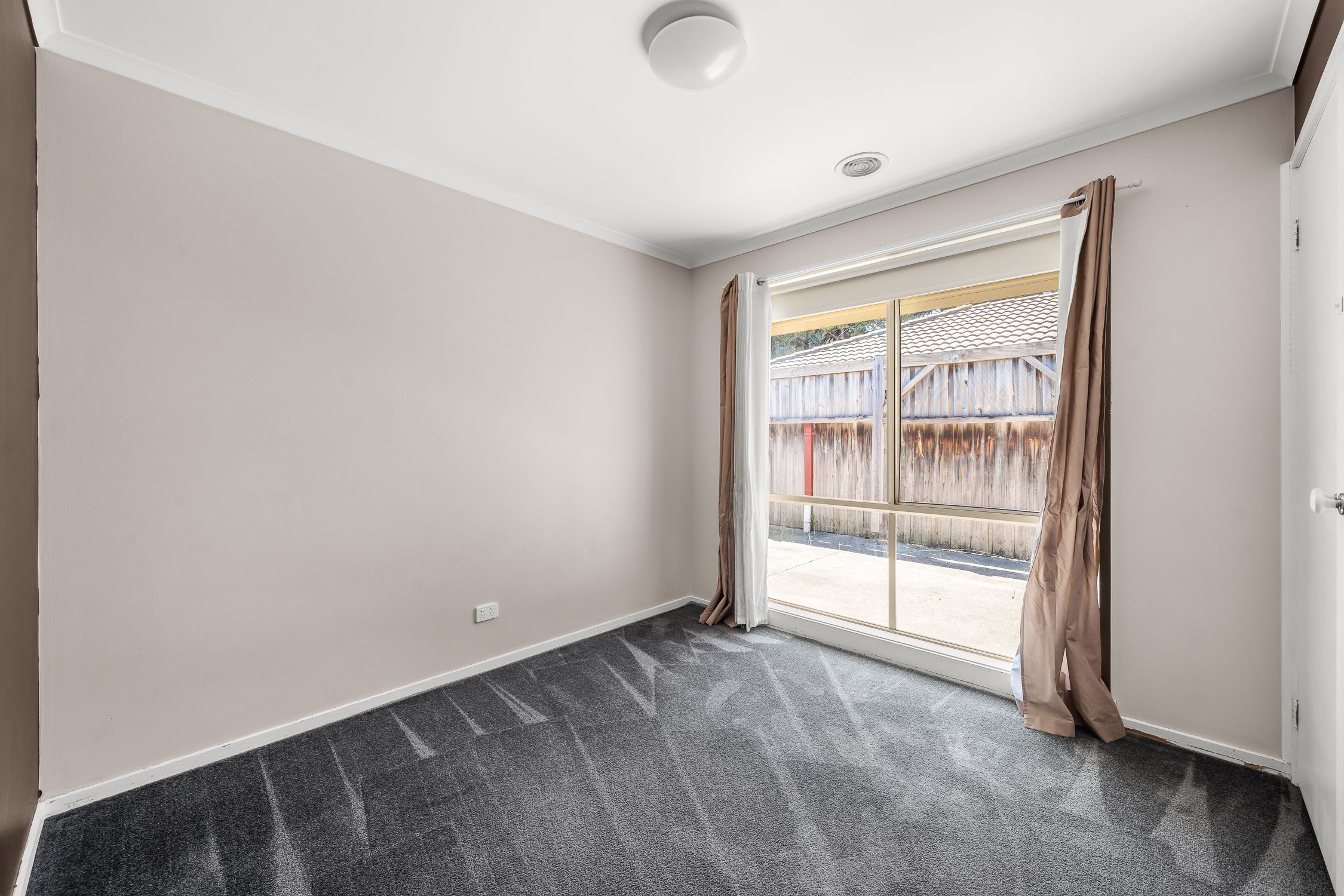 8 Claire Close — photo 10 of 12