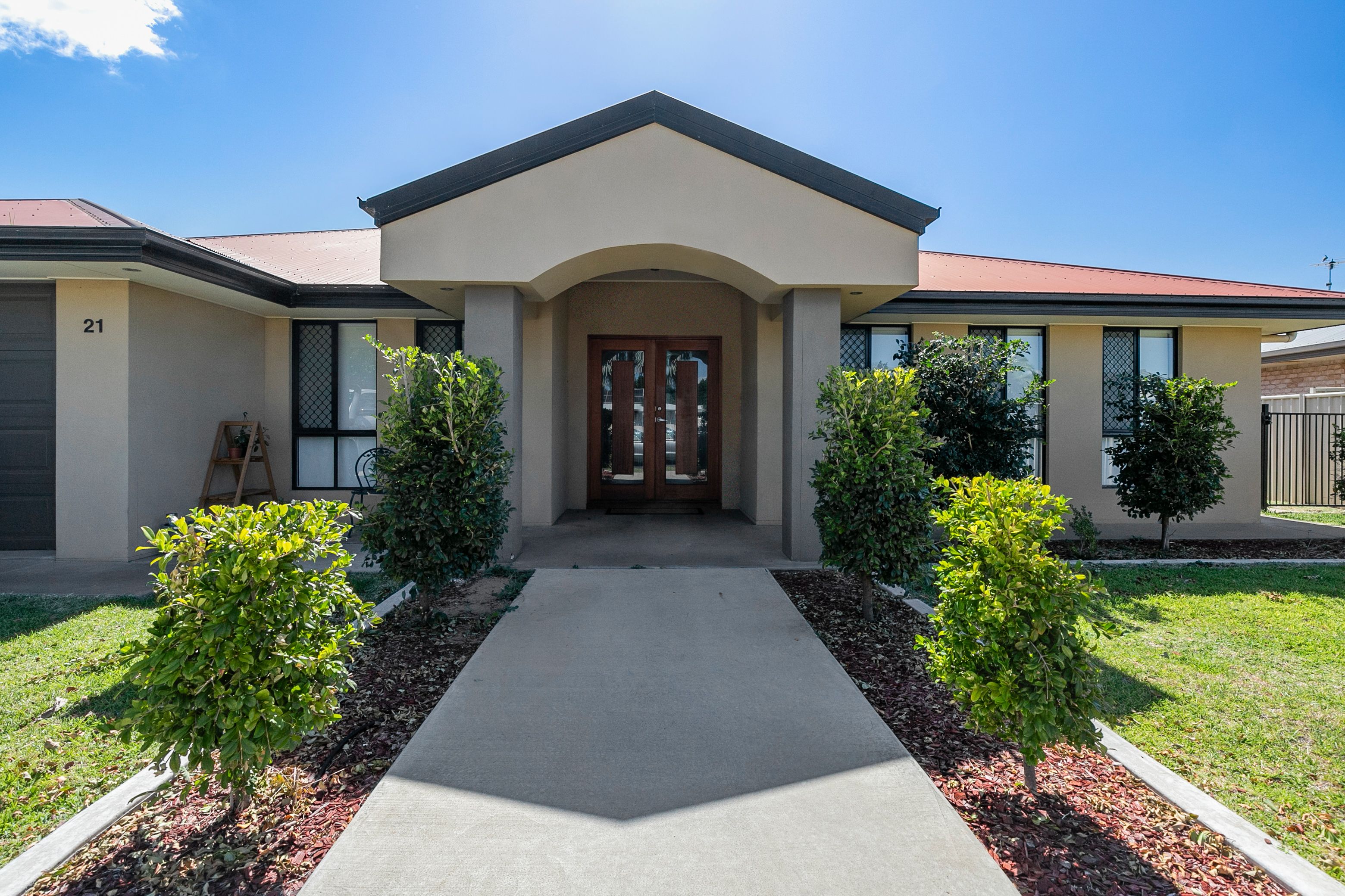 21 Mooney Crescent, Emerald QLD 4720