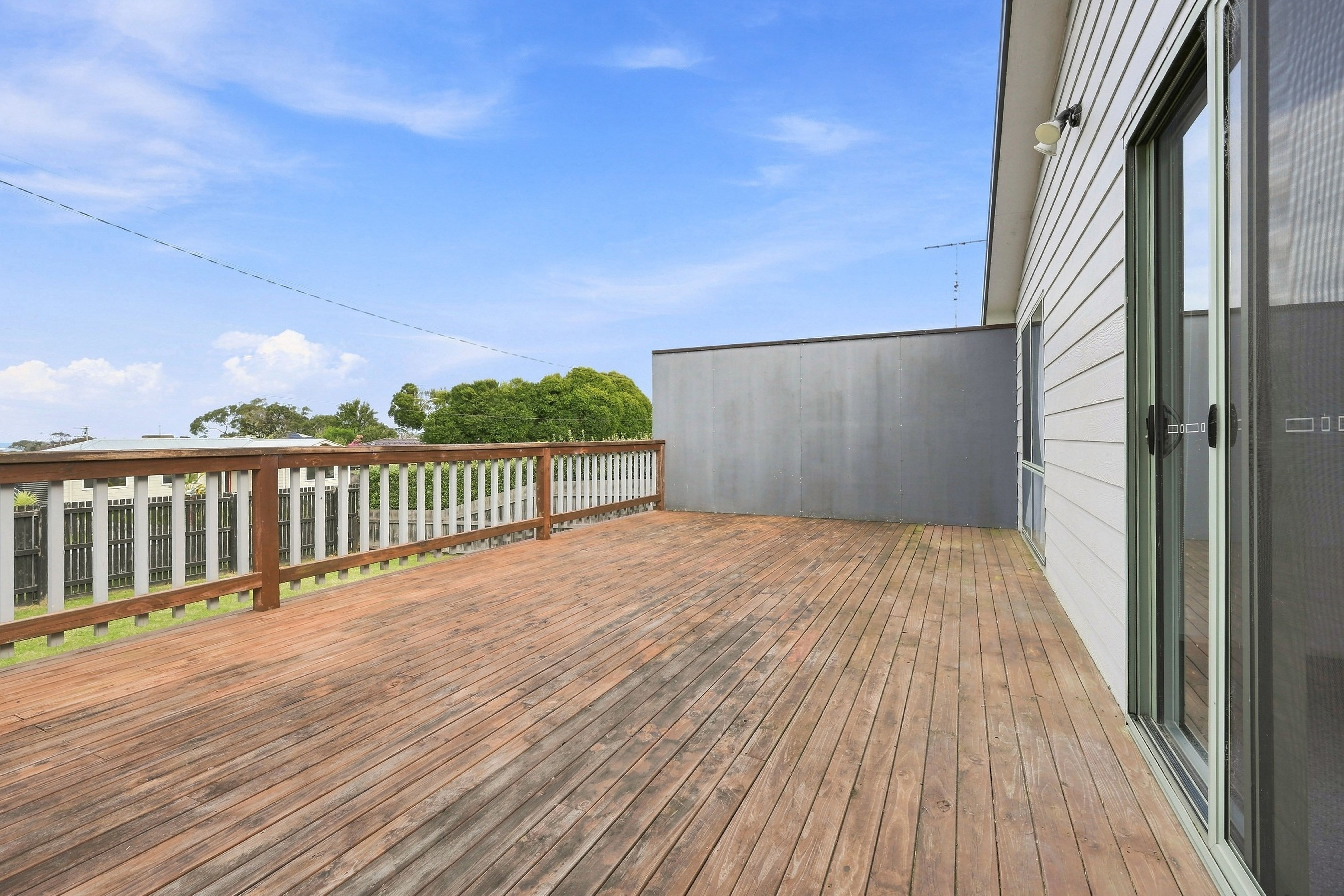 23 Kenneth Street — photo 4 of 19