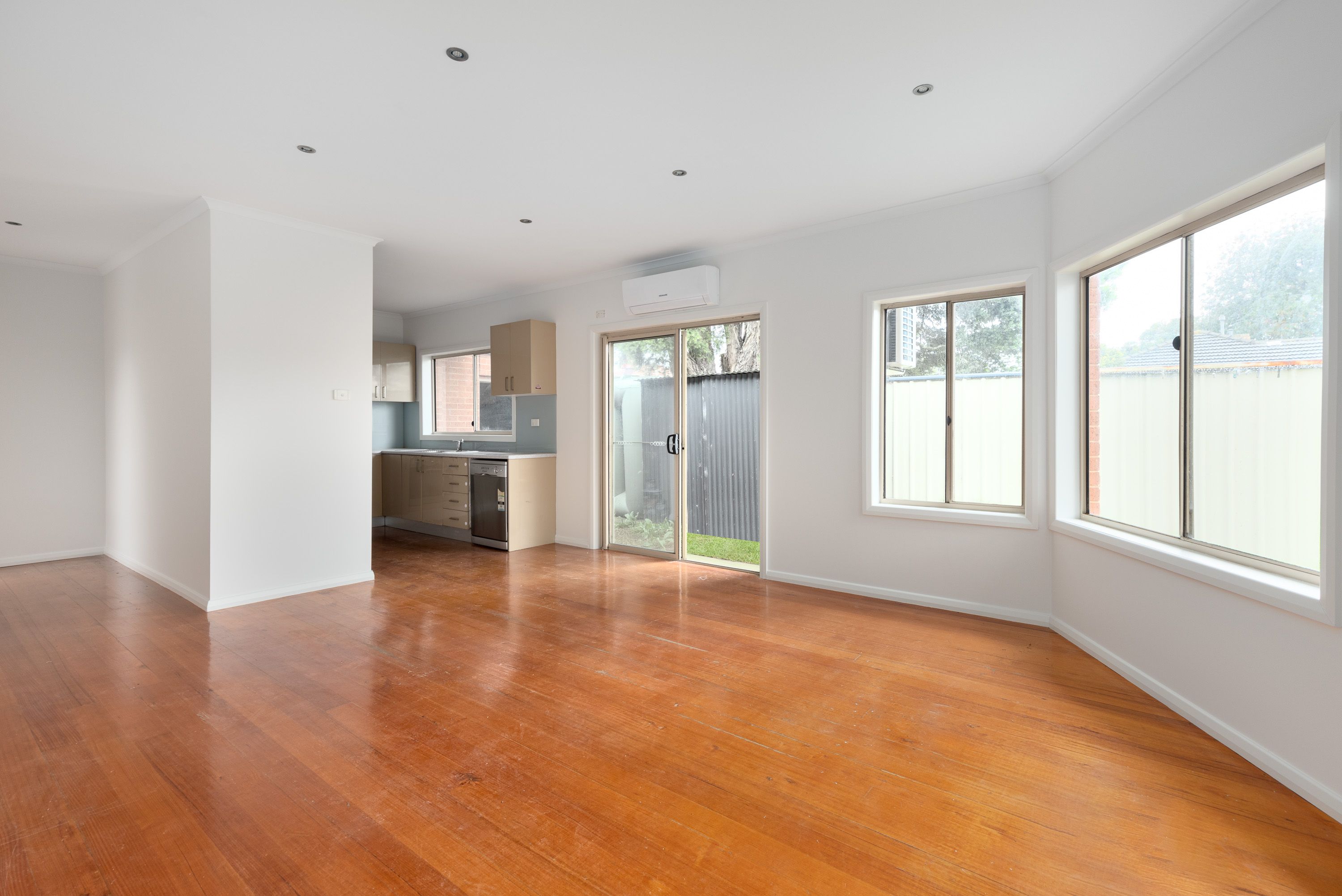3/69 Glen Street — photo 3 of 8