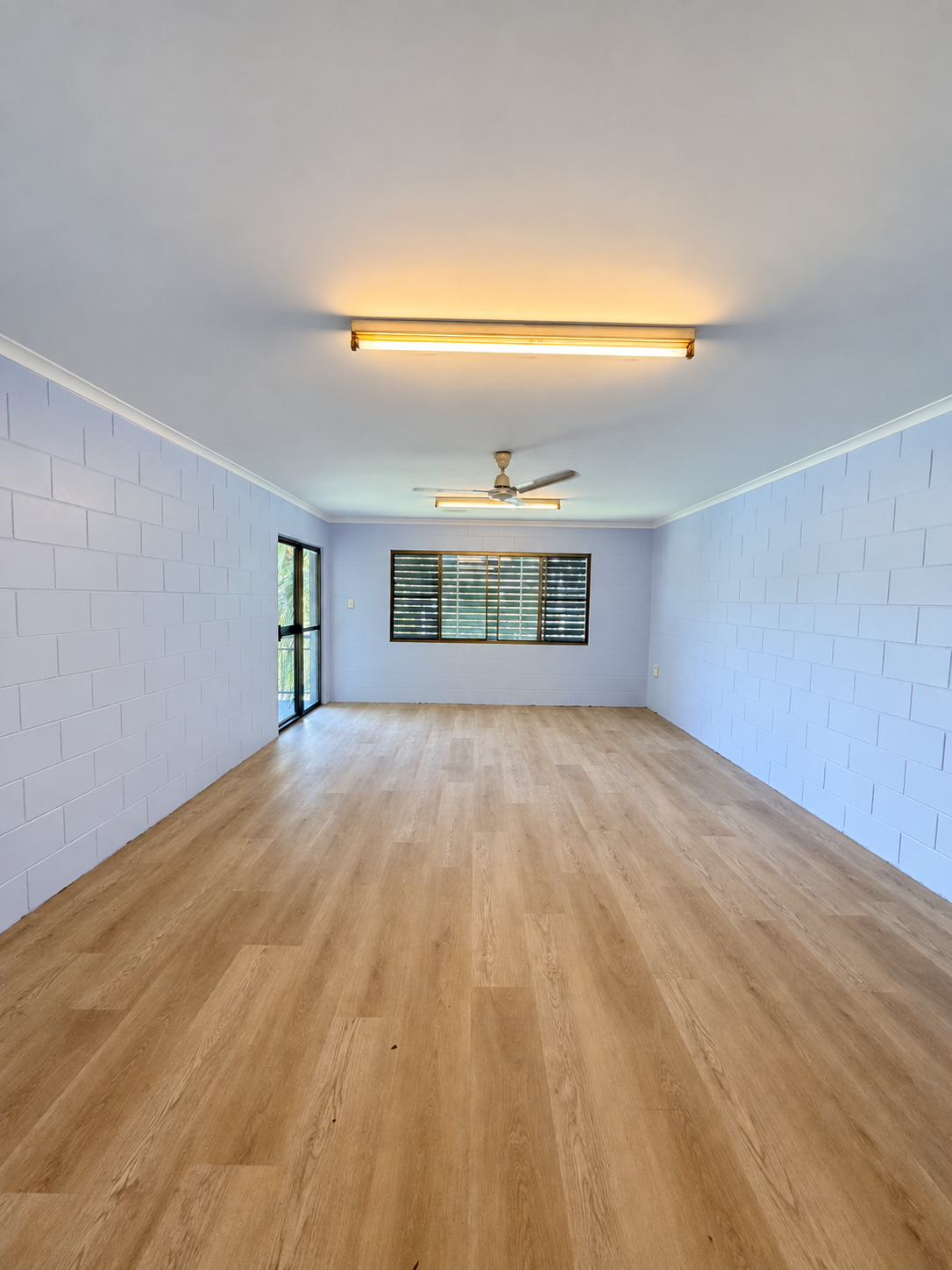 8/167 Shute Harbour Road — photo 10 of 12