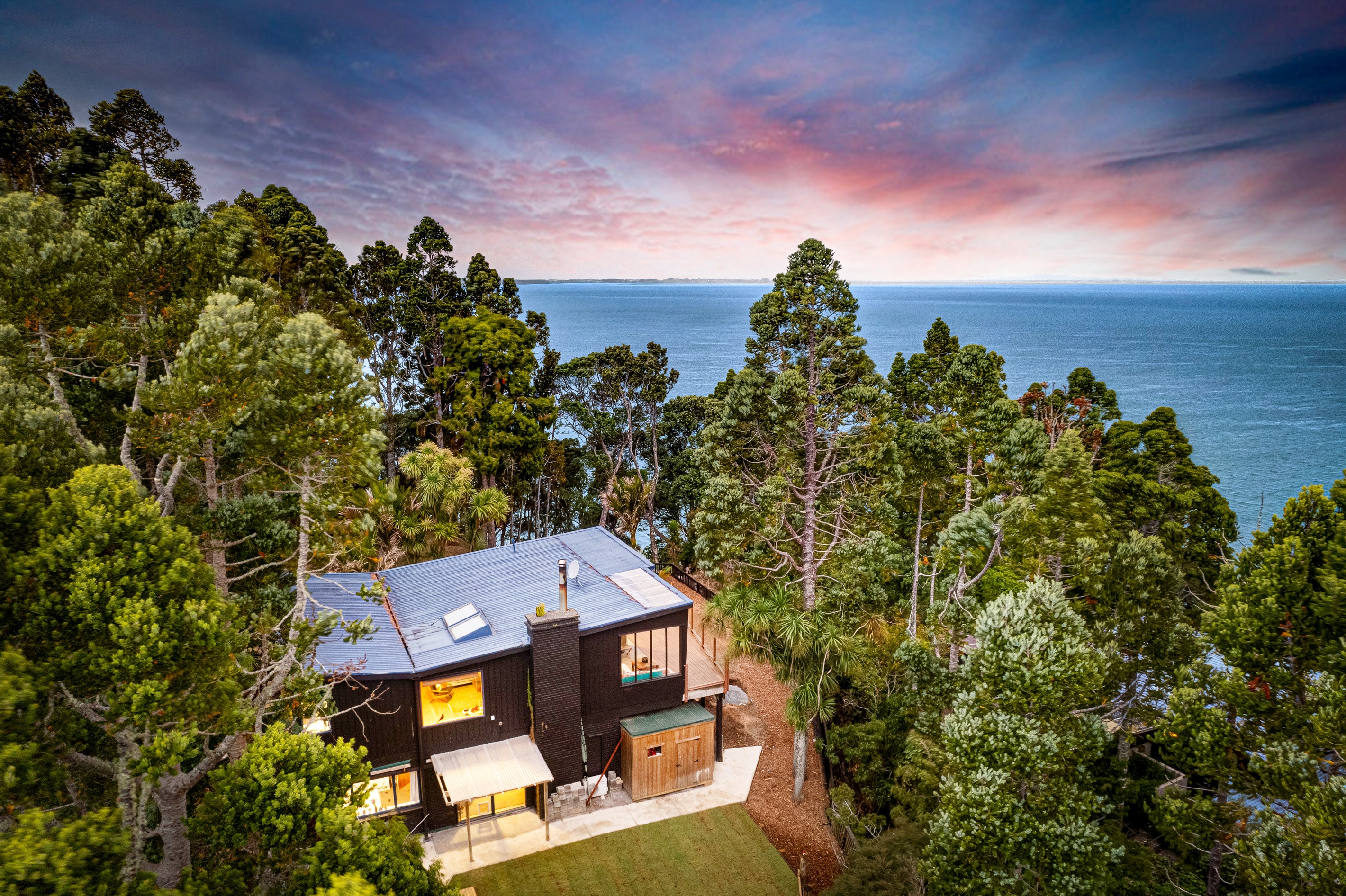 31 Arama Avenue, Titirangi, Waitakere City