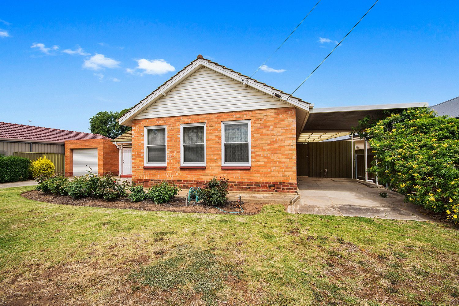 15 Lucerne Grove, Findon, SA 5023