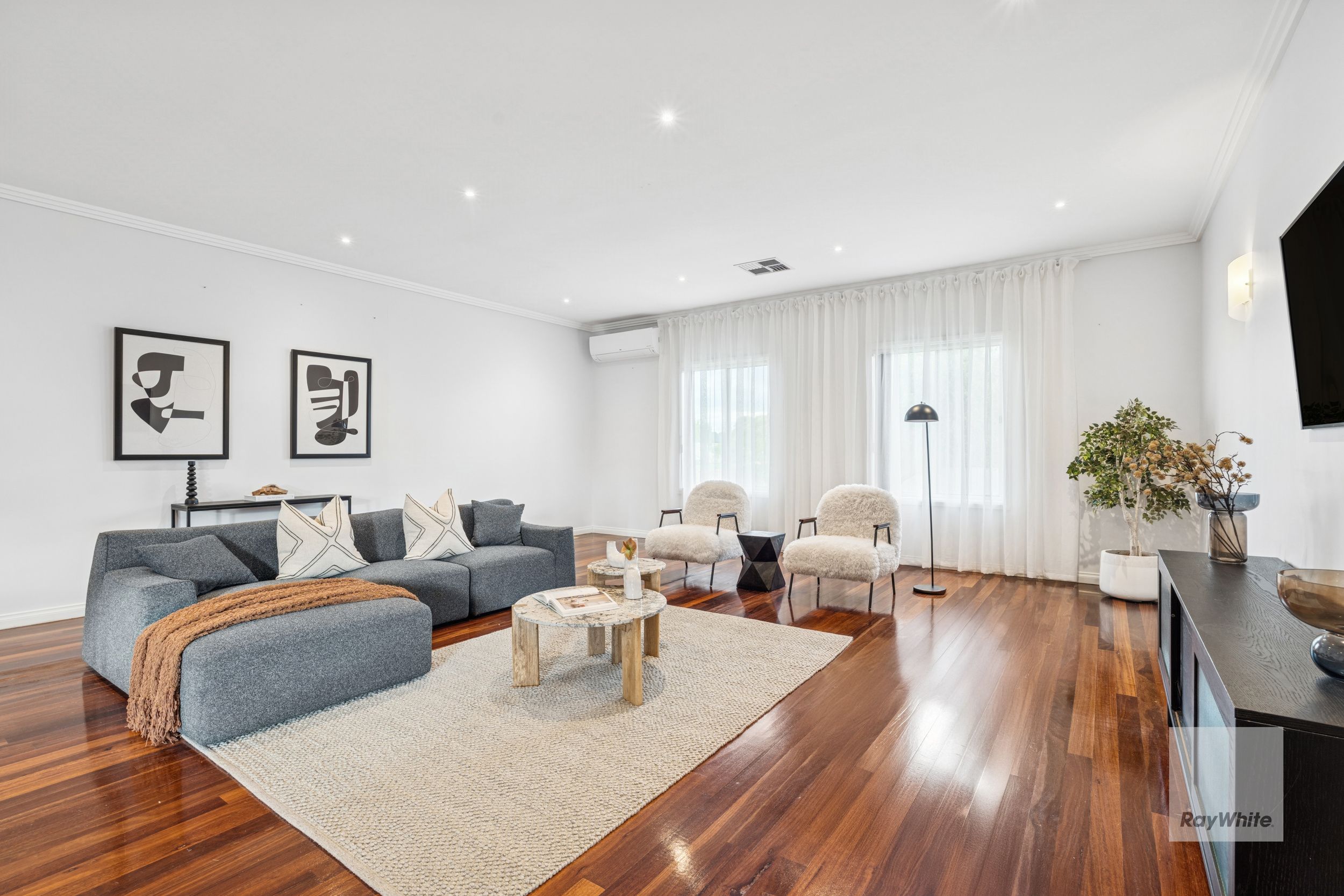 35 Solent Crescent, Taylors Lakes, VIC 3038